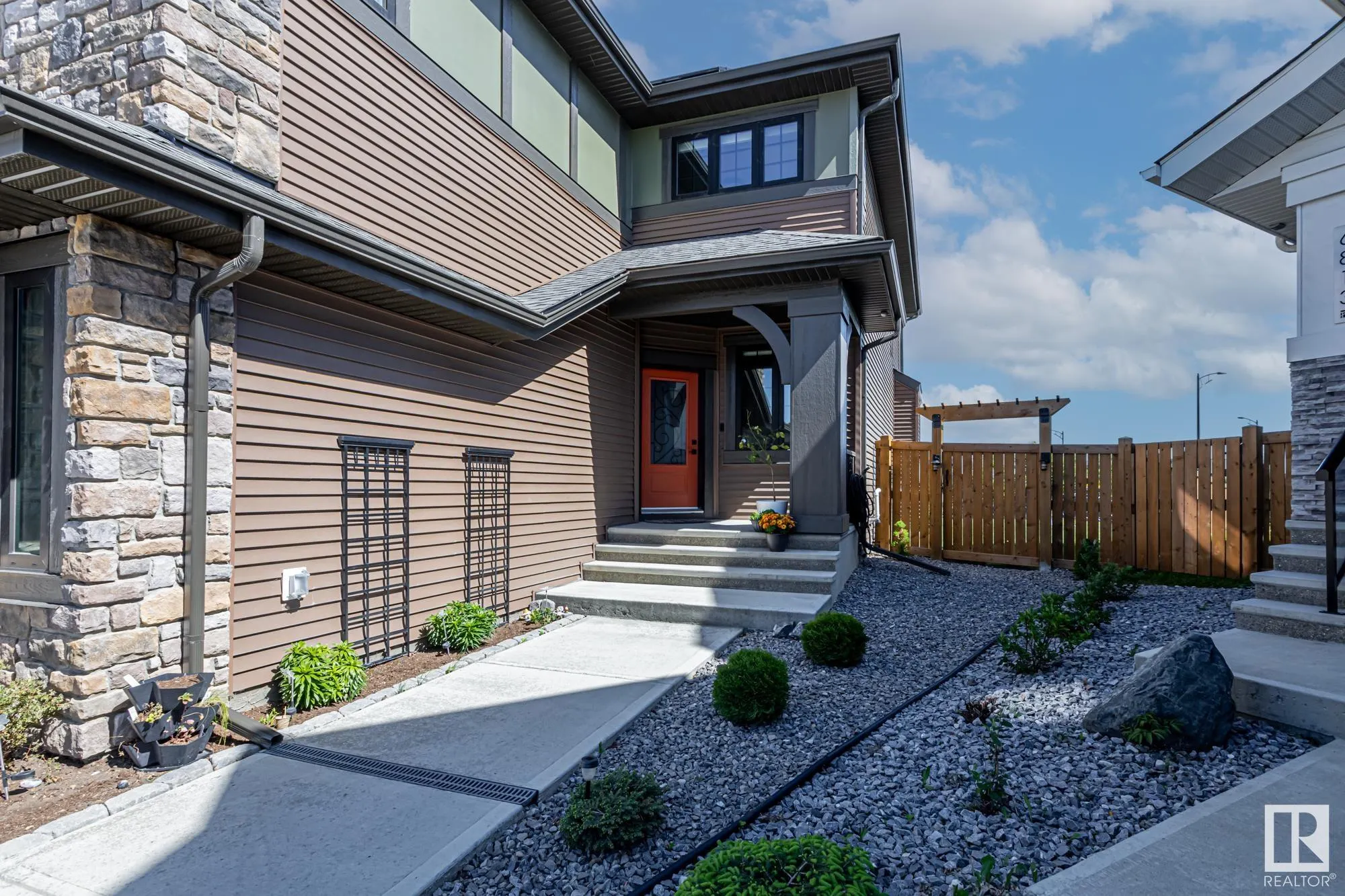 6811 Knox Loop