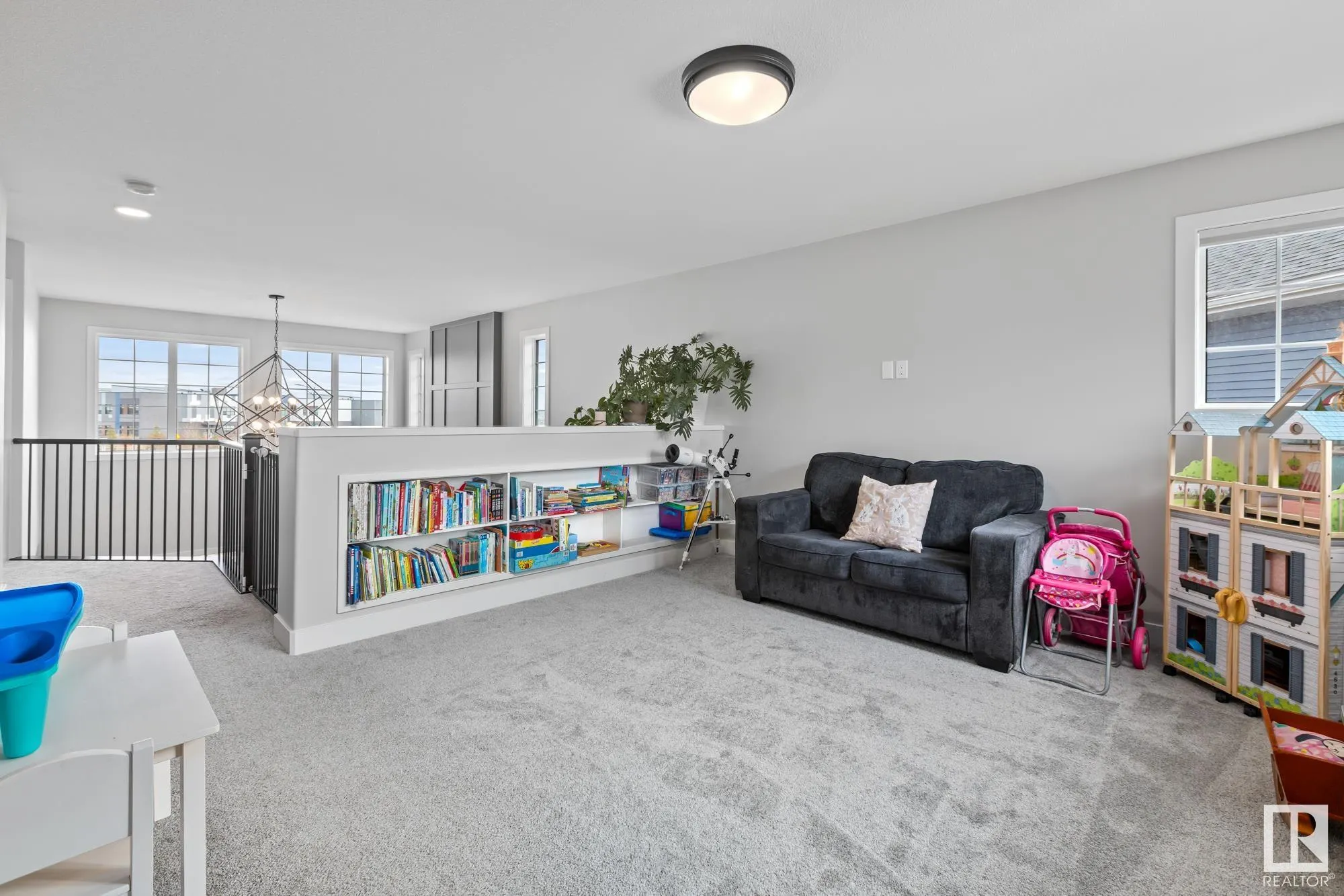 6811 Knox Loop
