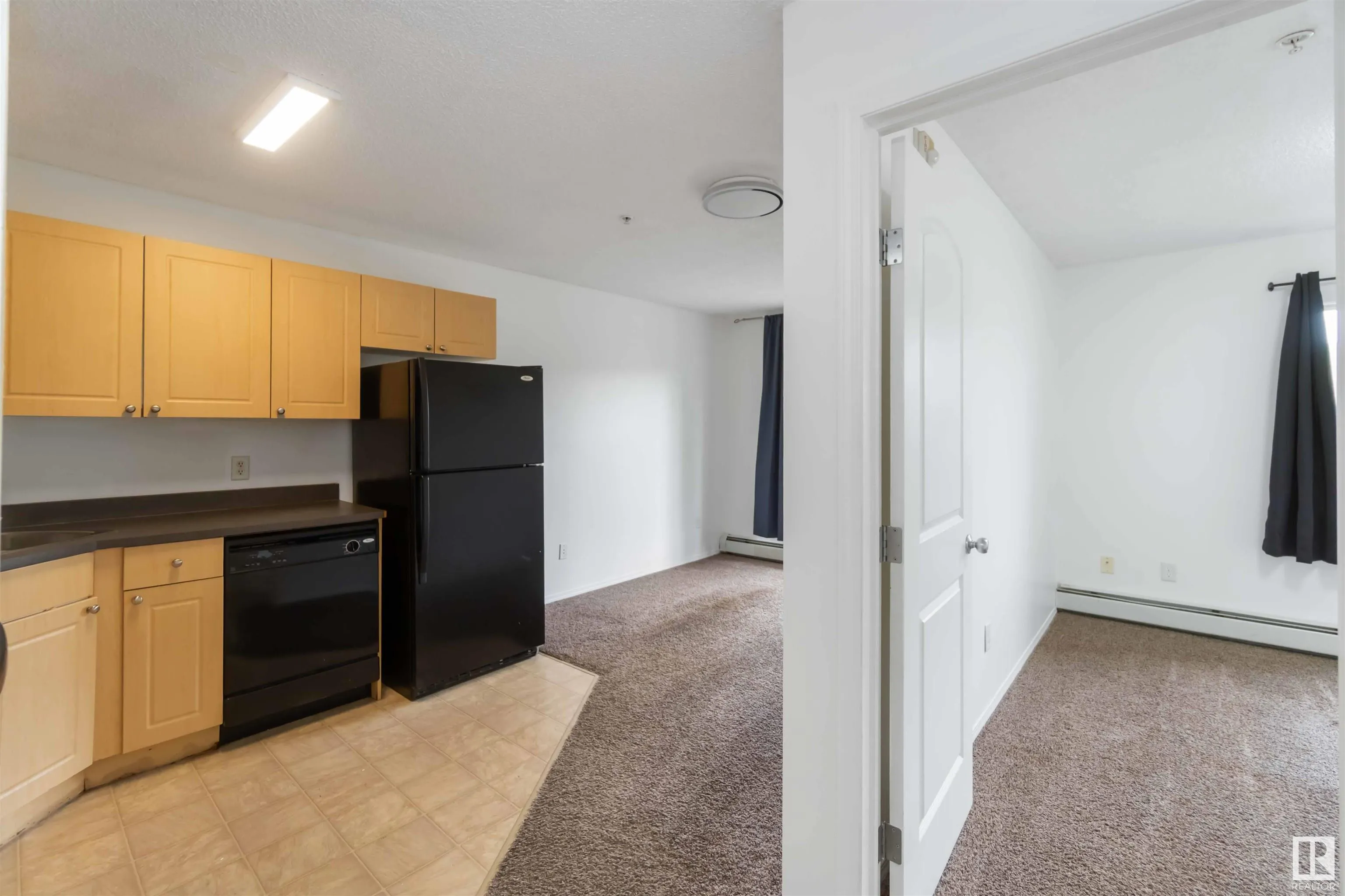 70 WOODSMERE Close