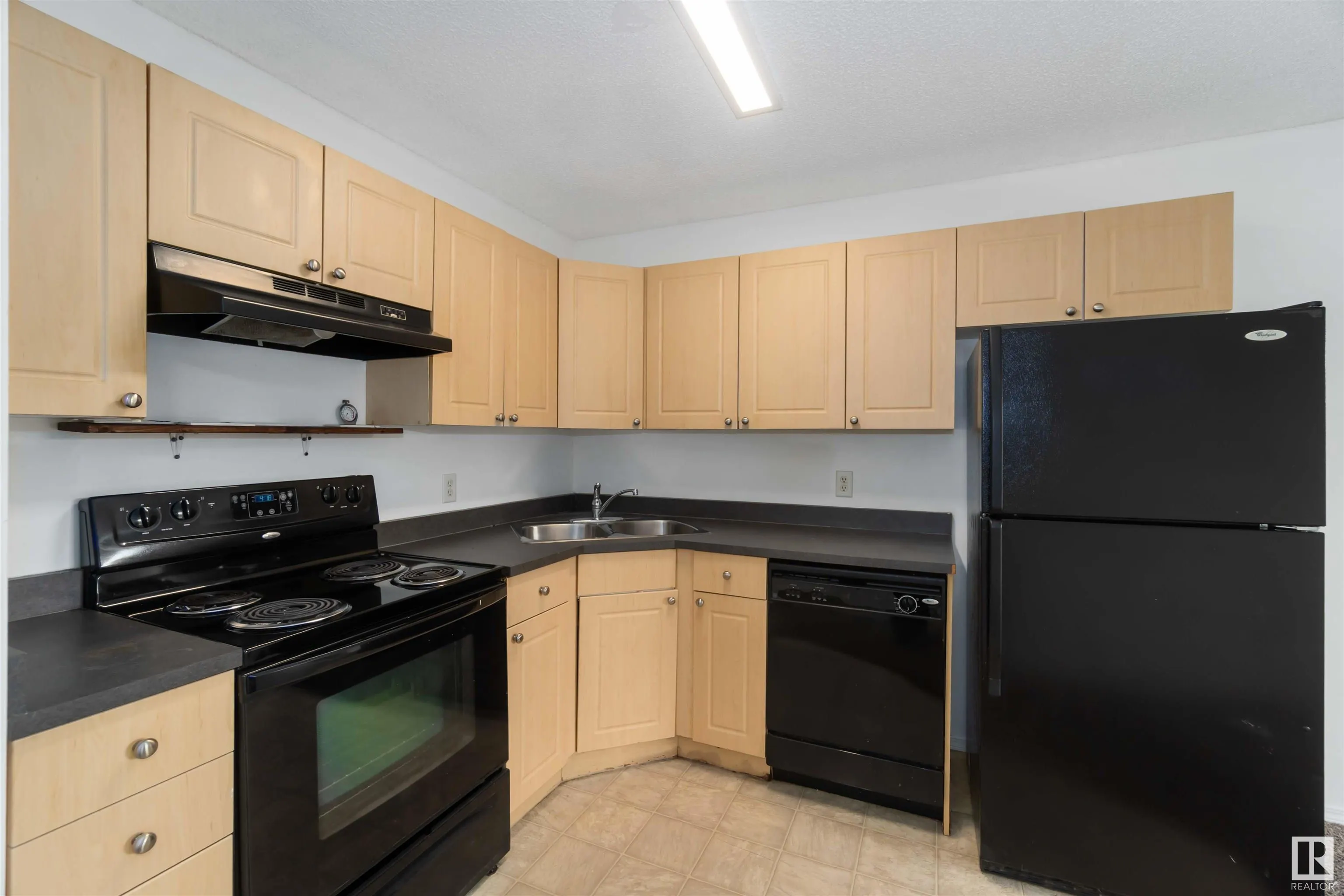 70 WOODSMERE Close