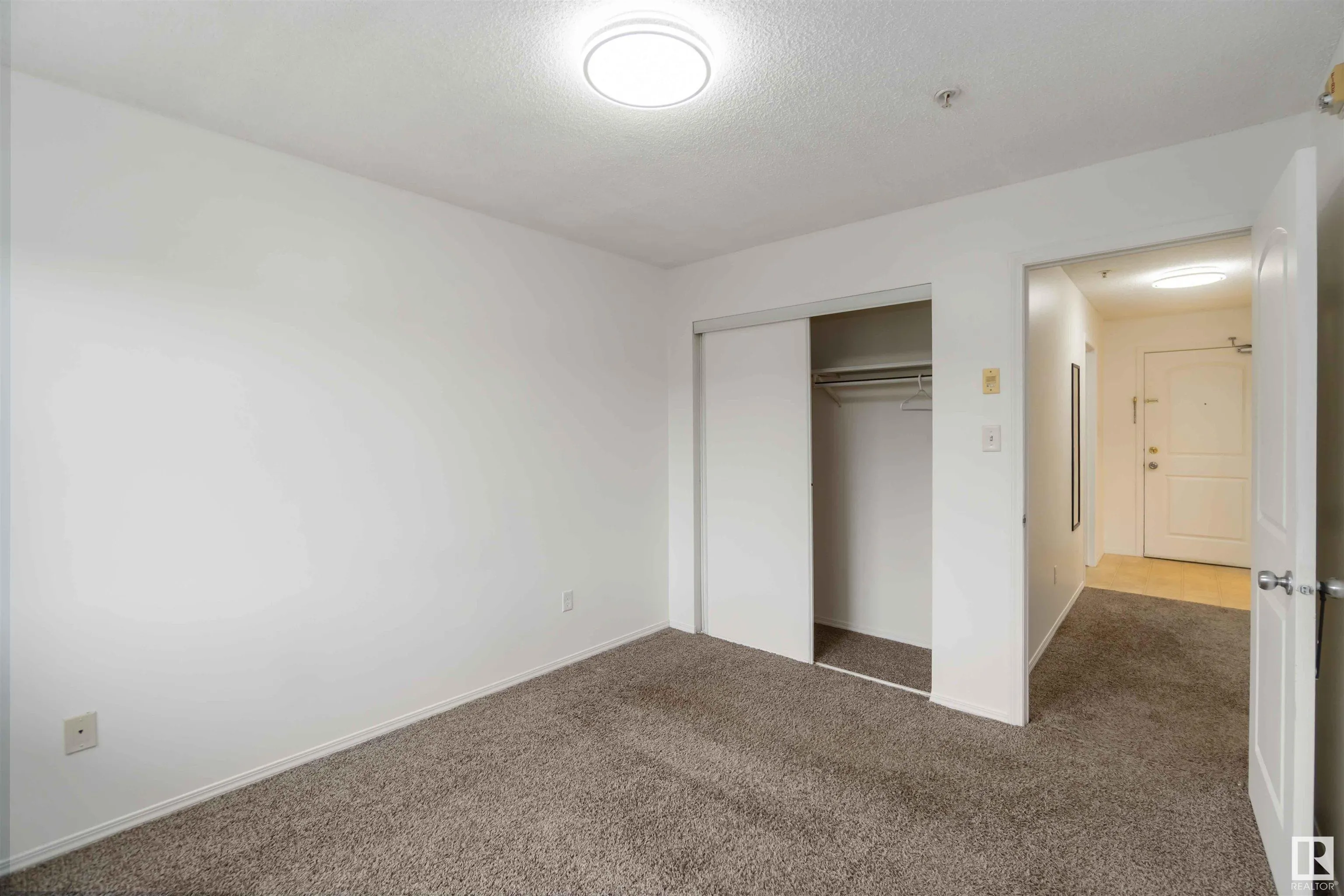 70 WOODSMERE Close