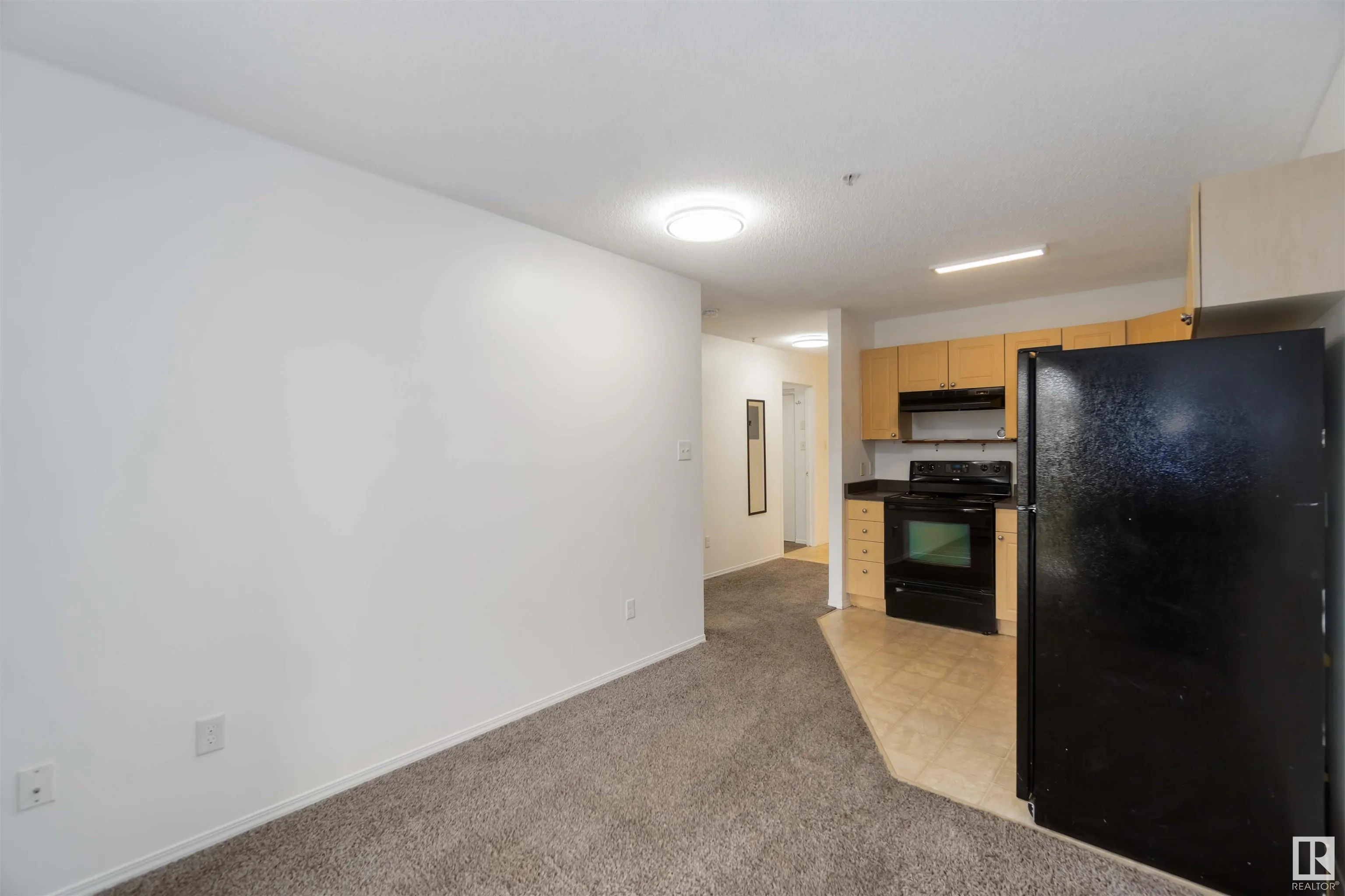 70 WOODSMERE Close