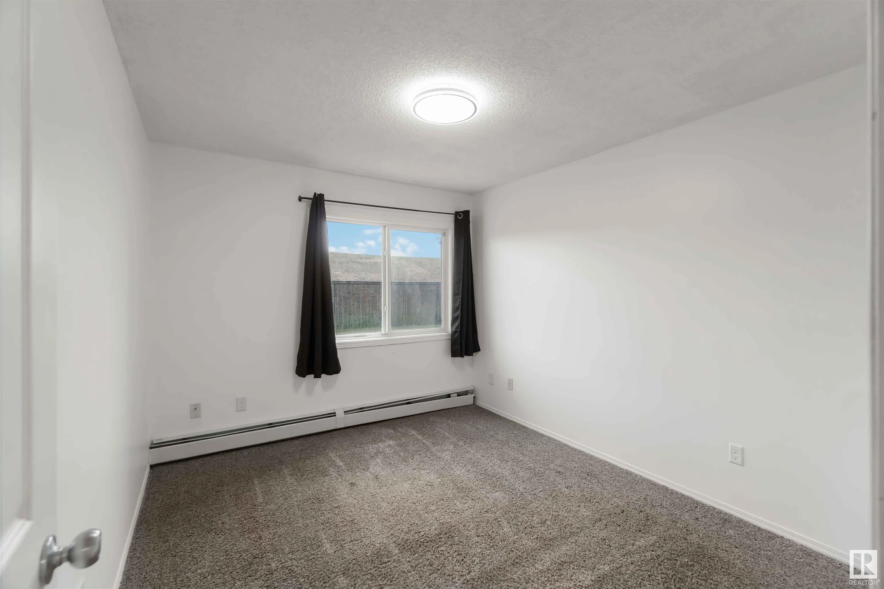 70 WOODSMERE Close