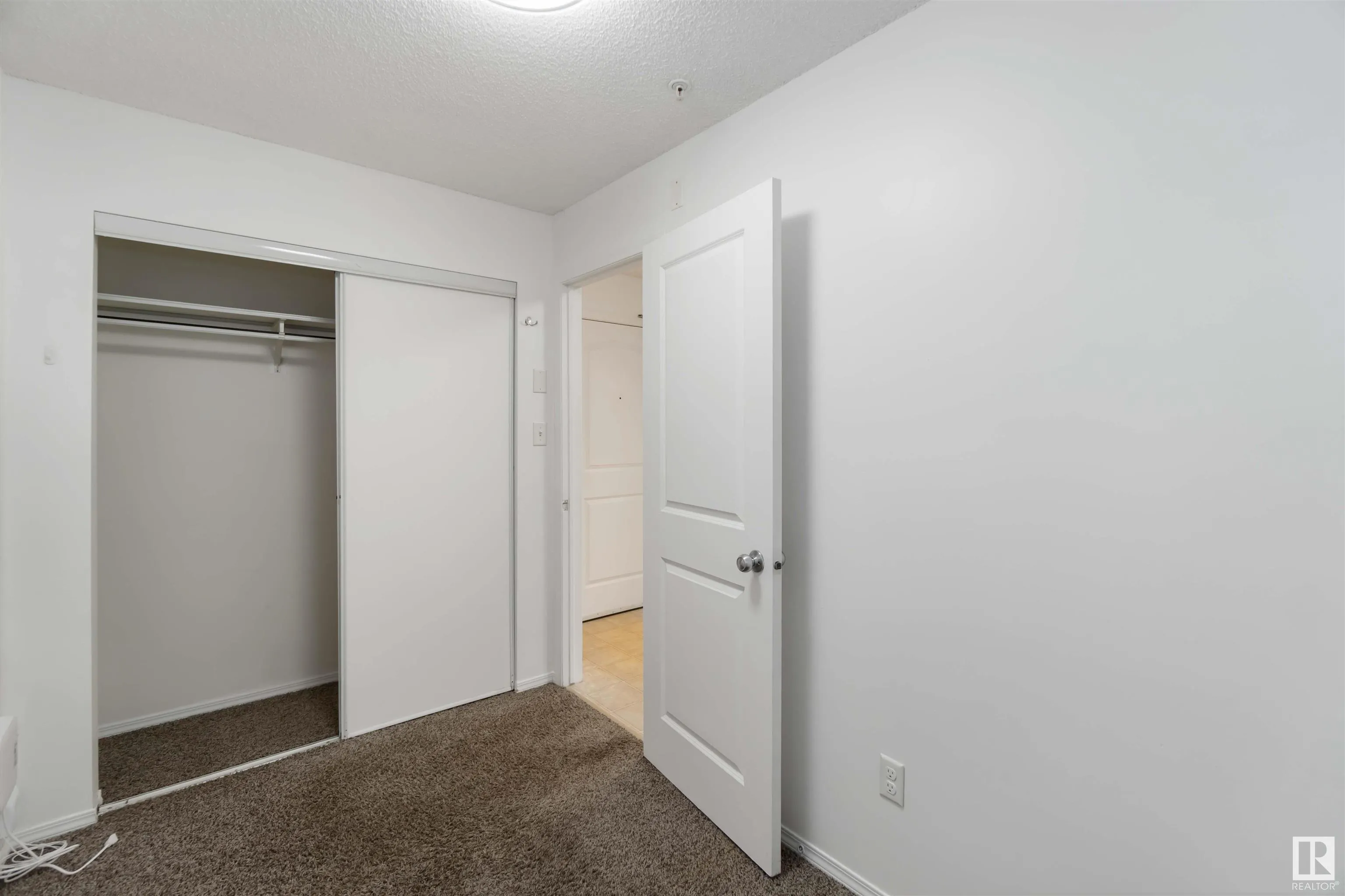 70 WOODSMERE Close