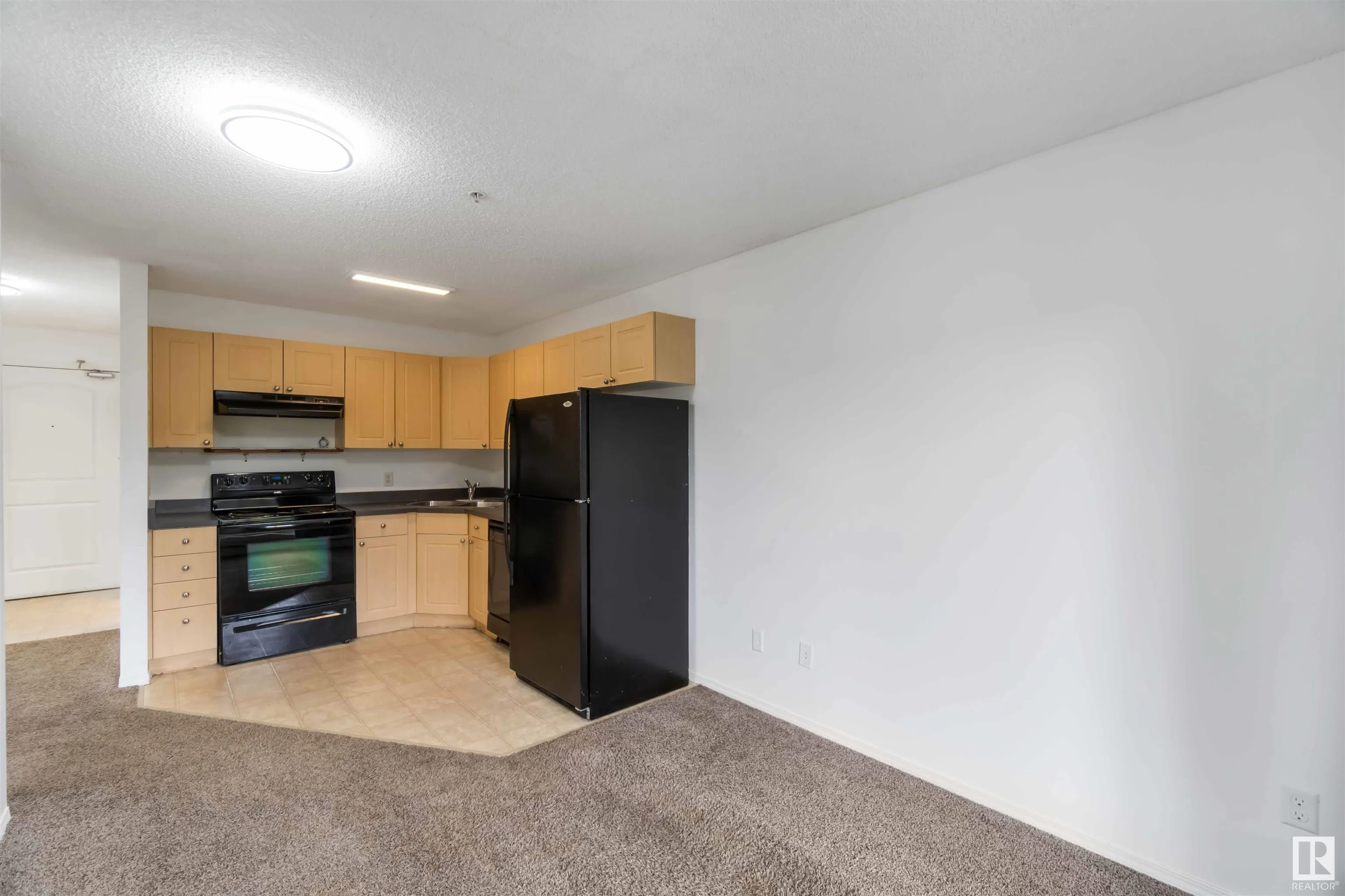 70 WOODSMERE Close