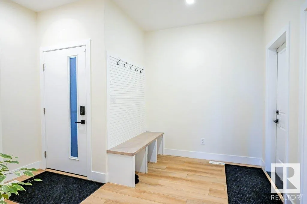 520 BLUFF Lane