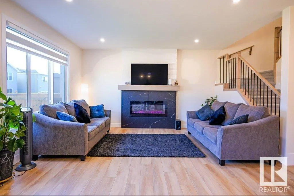 520 BLUFF Lane