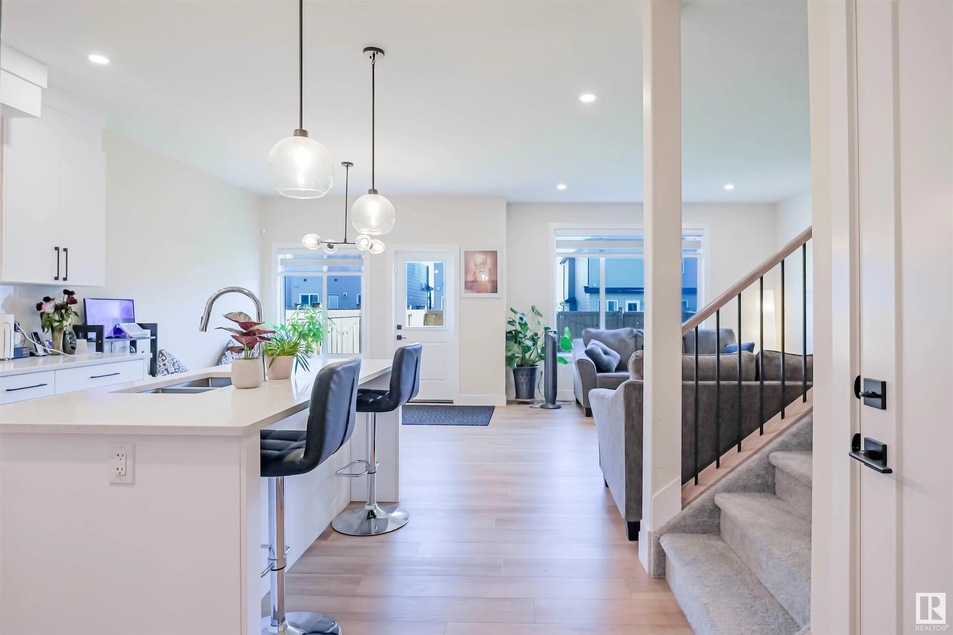 520 BLUFF Lane