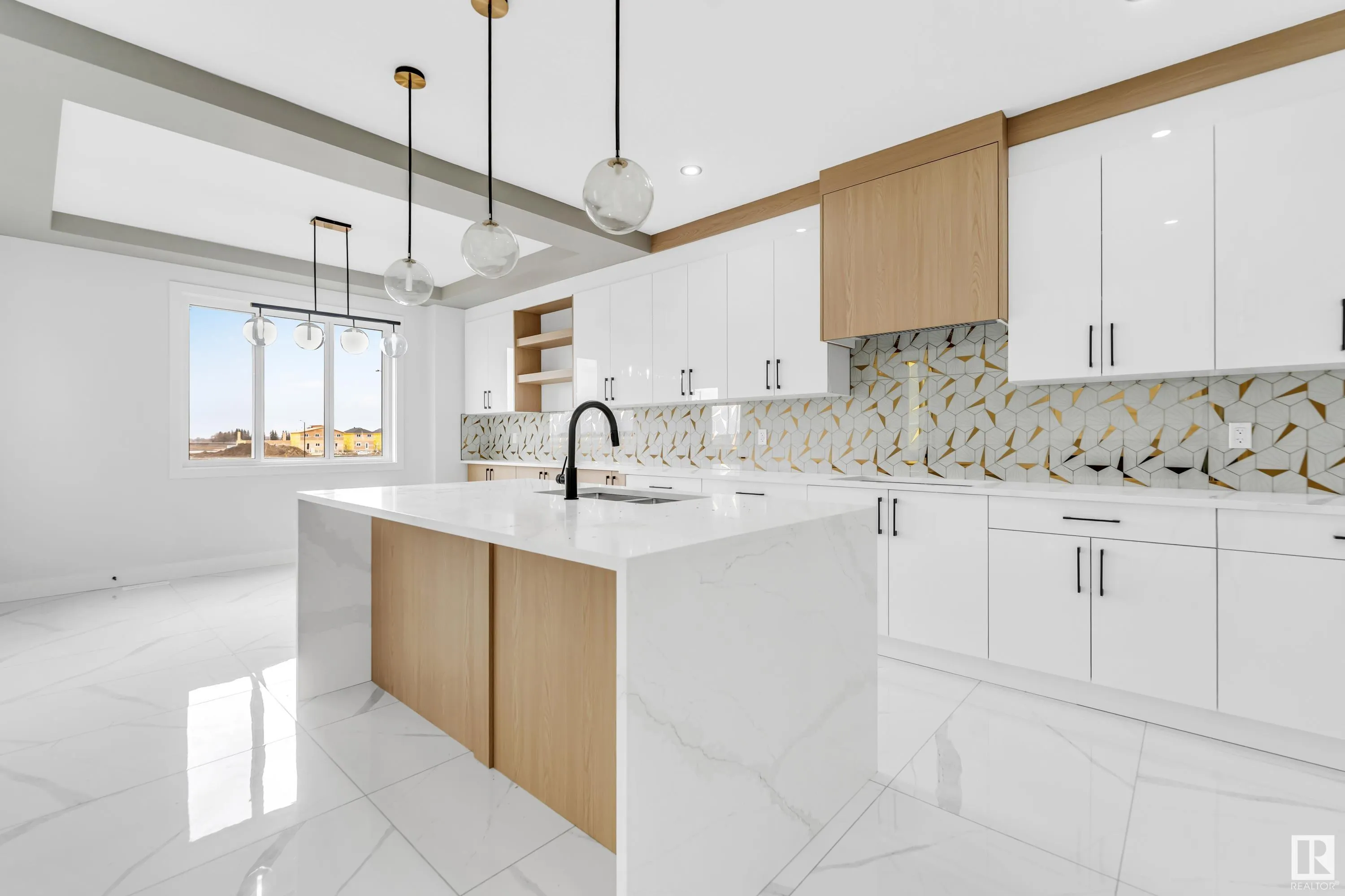 3523 42 Ave