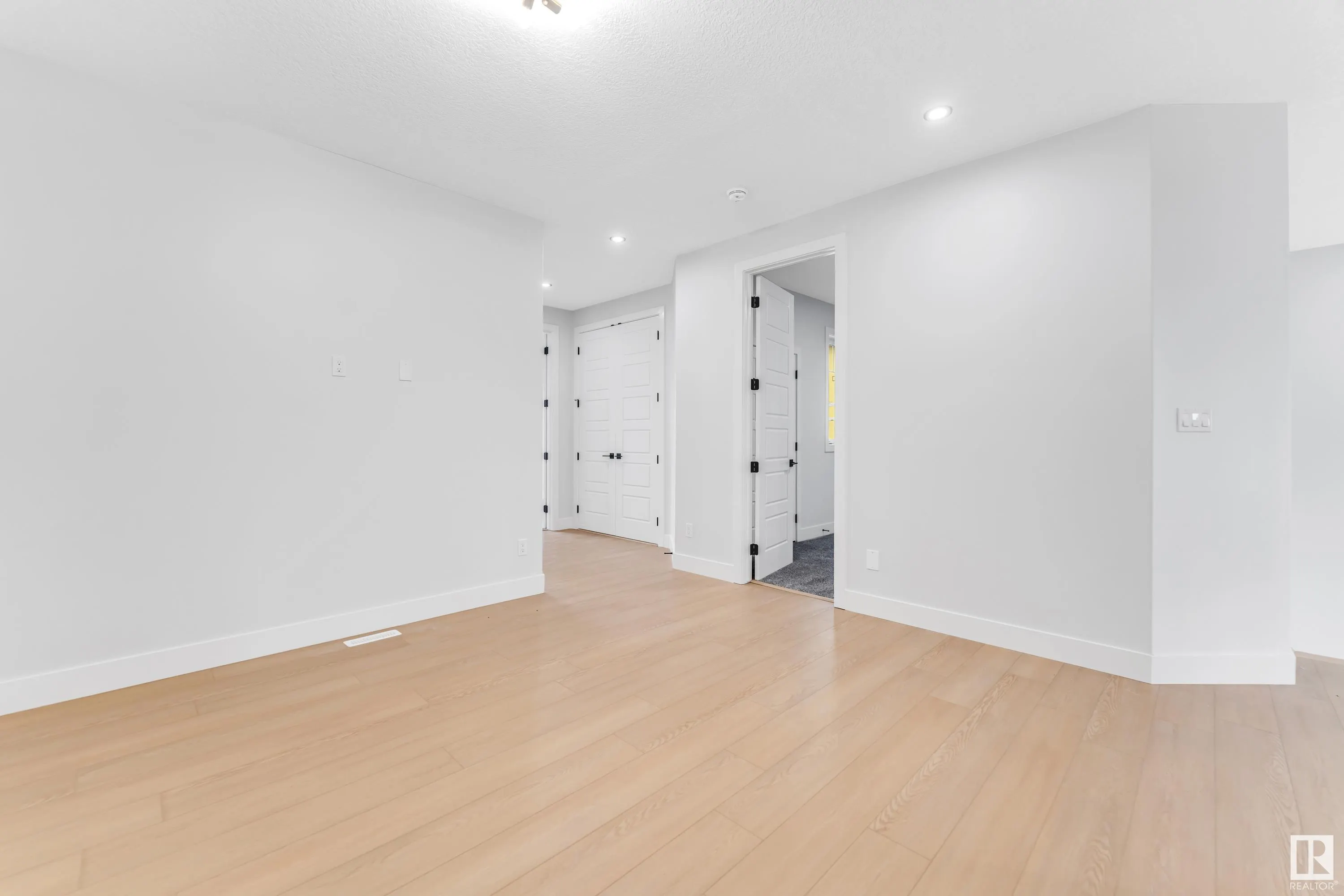 3523 42 Ave