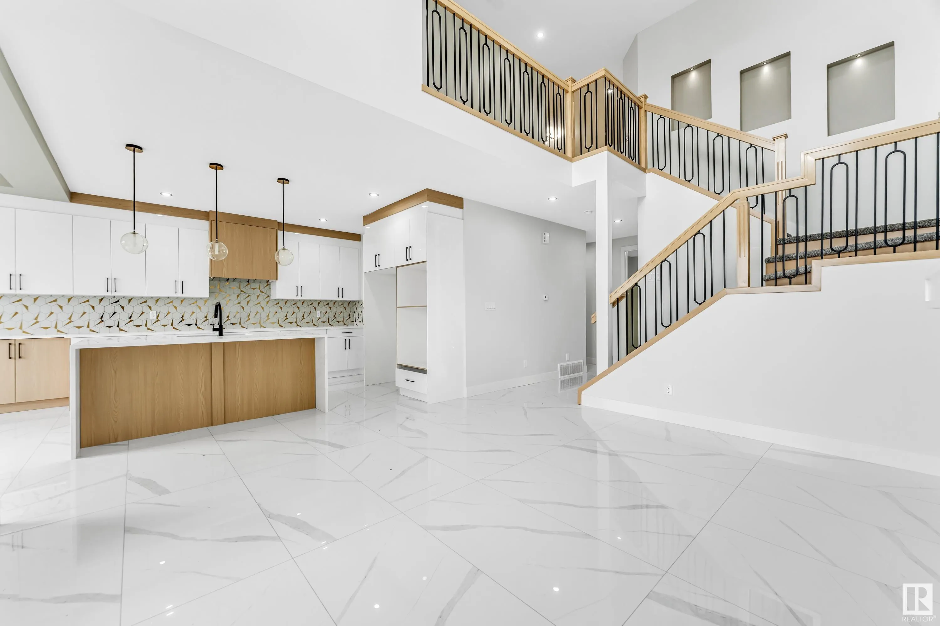3523 42 Ave
