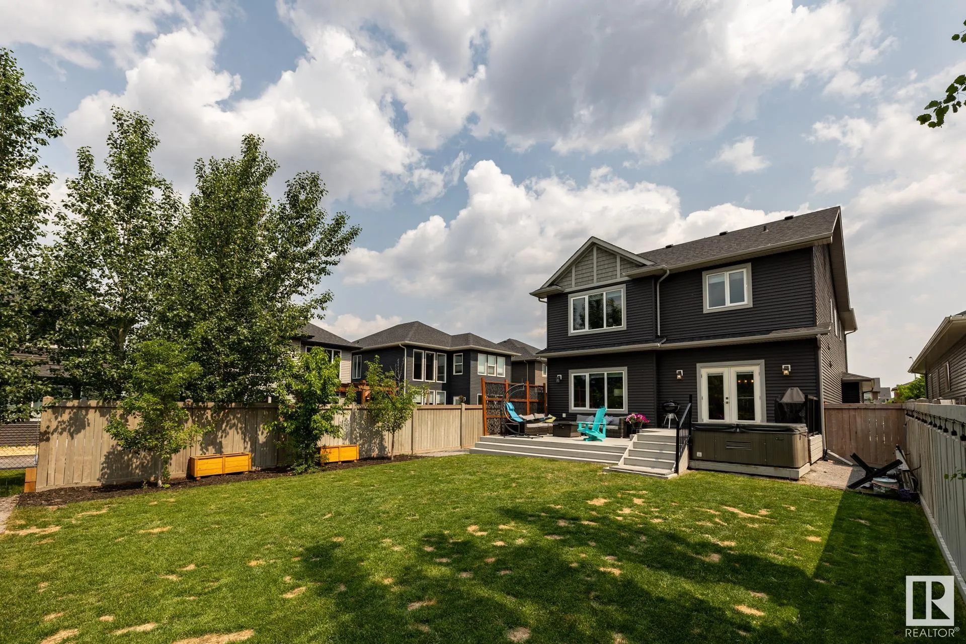 102 AVEBURY Court