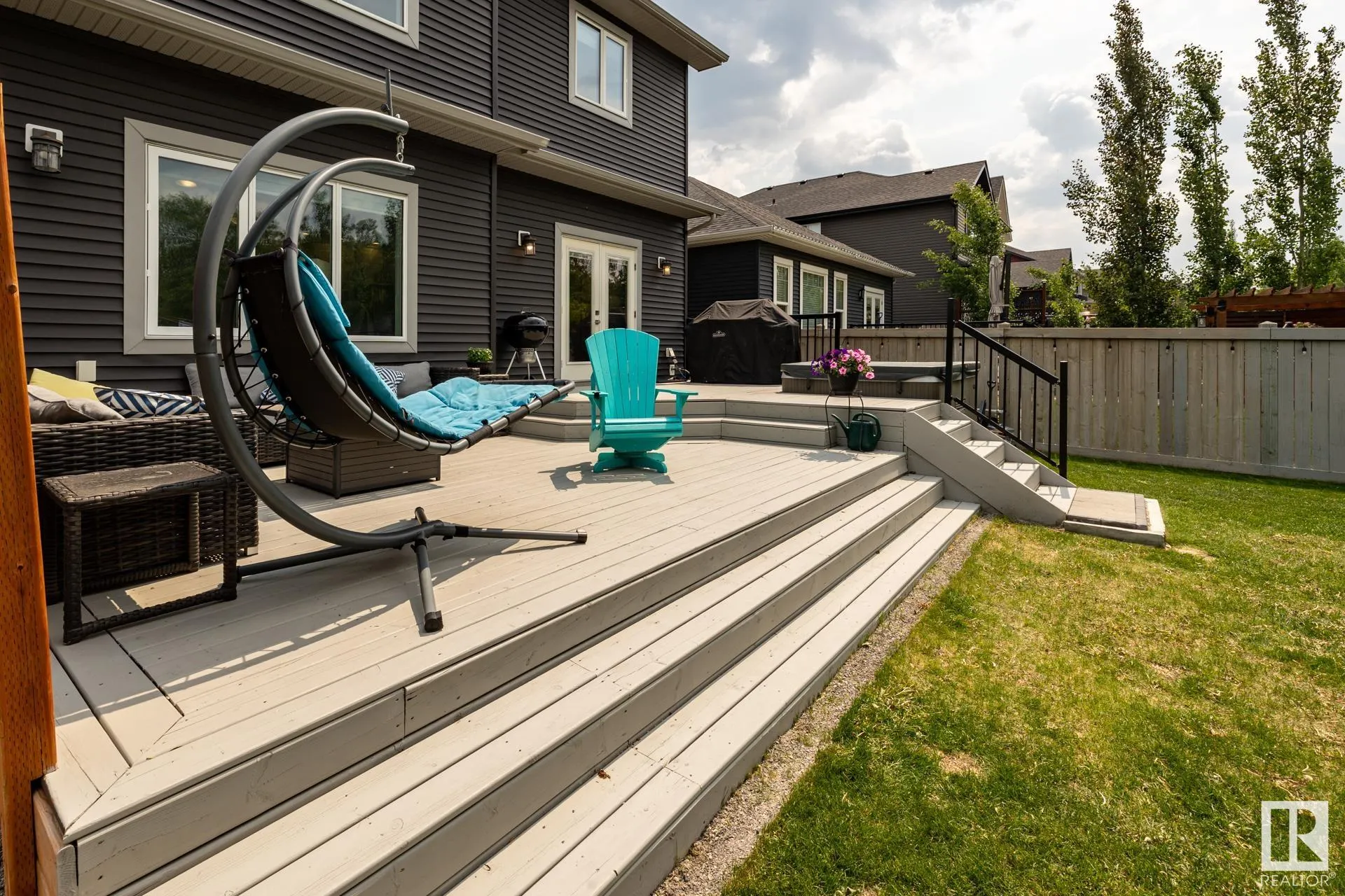 102 AVEBURY Court
