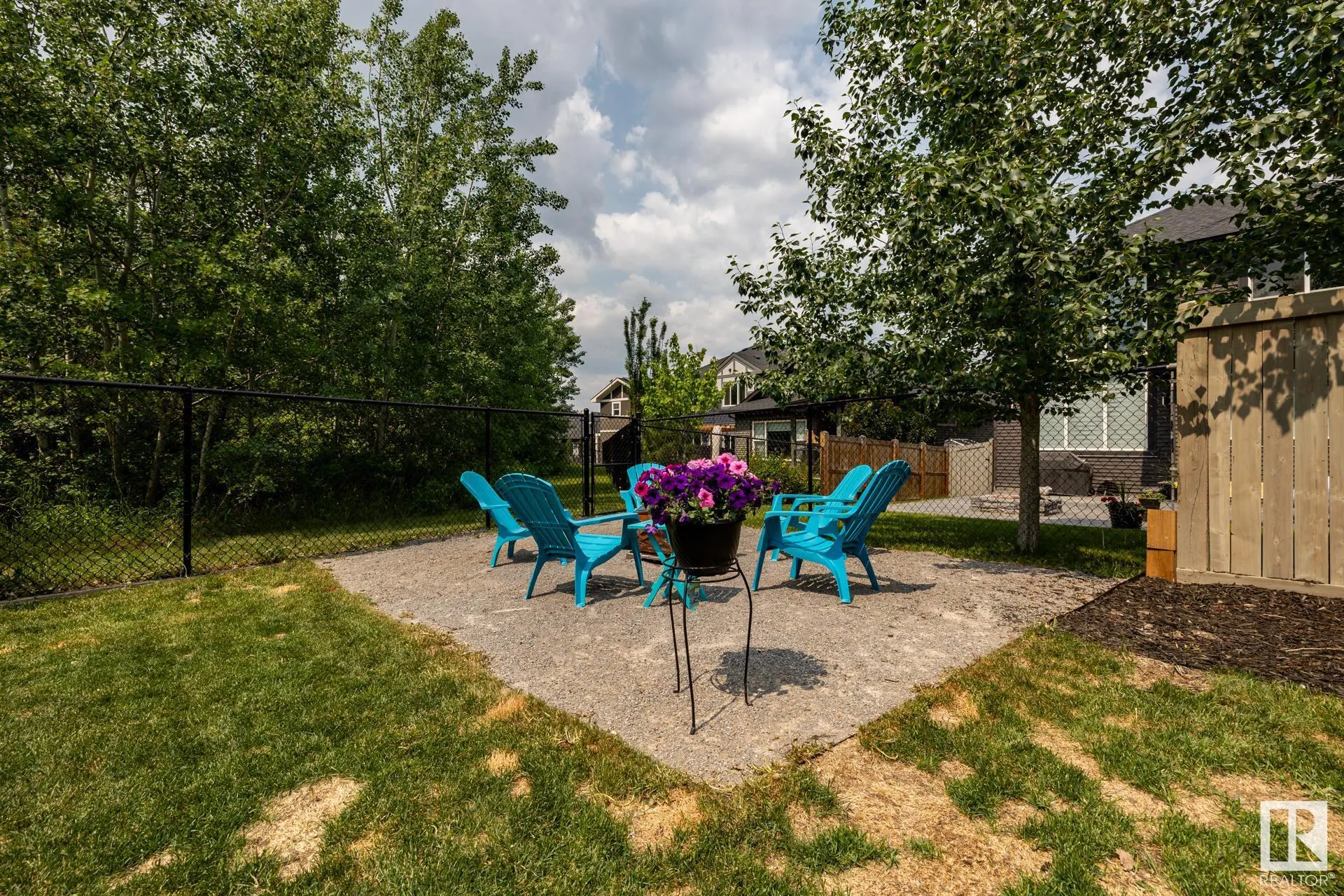 102 AVEBURY Court