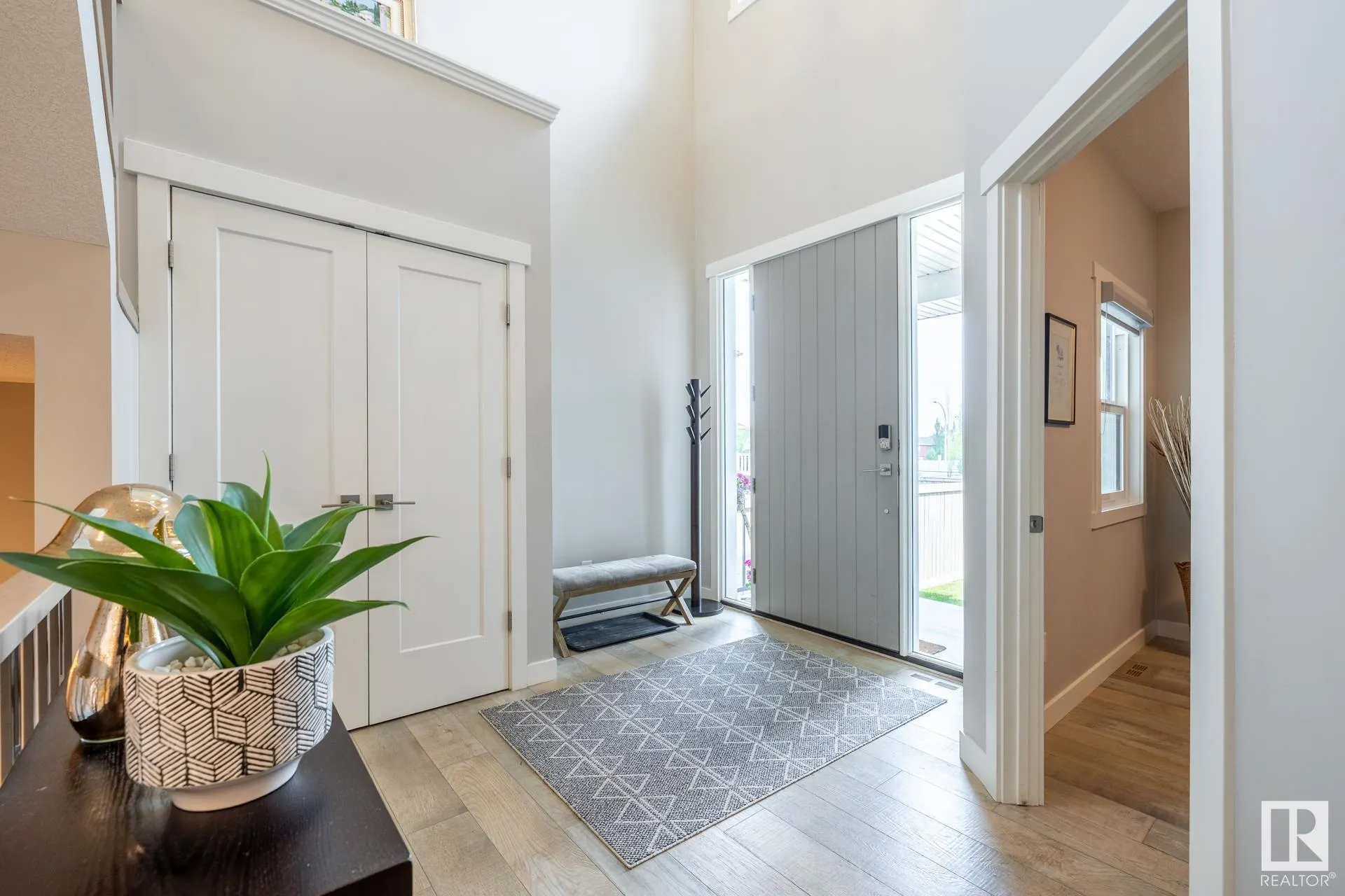 102 AVEBURY Court