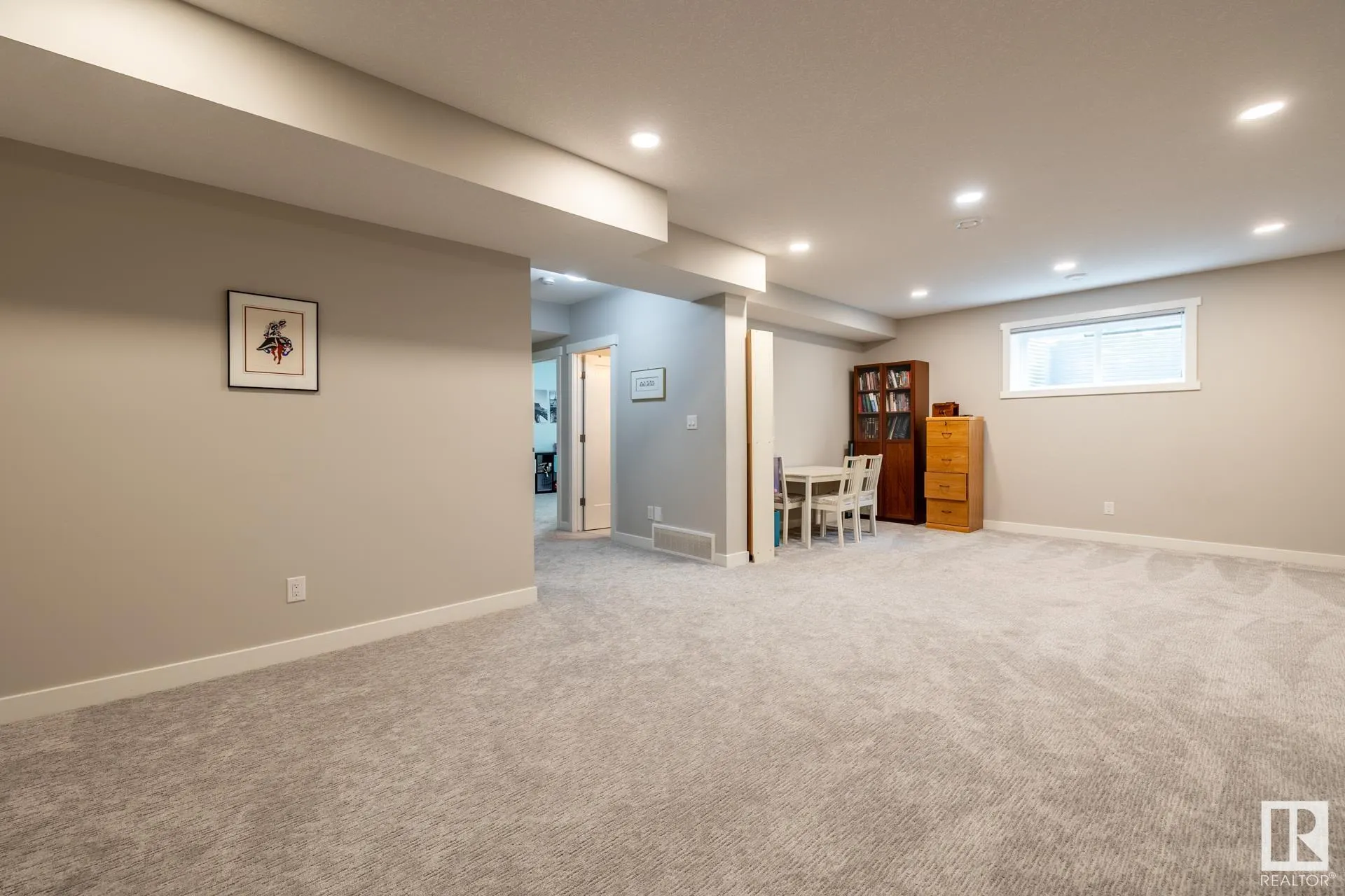 102 AVEBURY Court