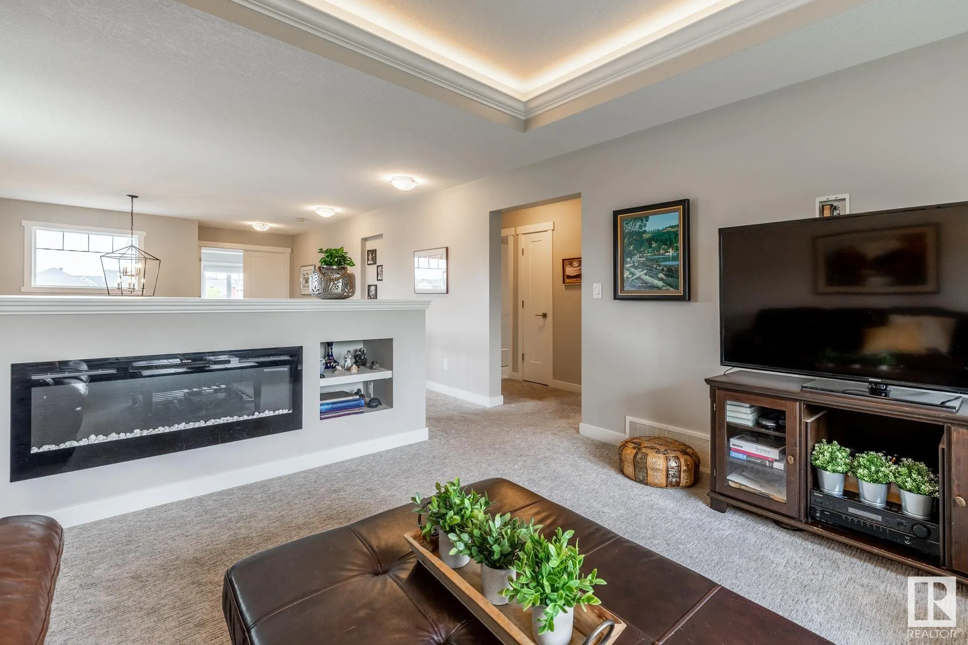 102 AVEBURY Court