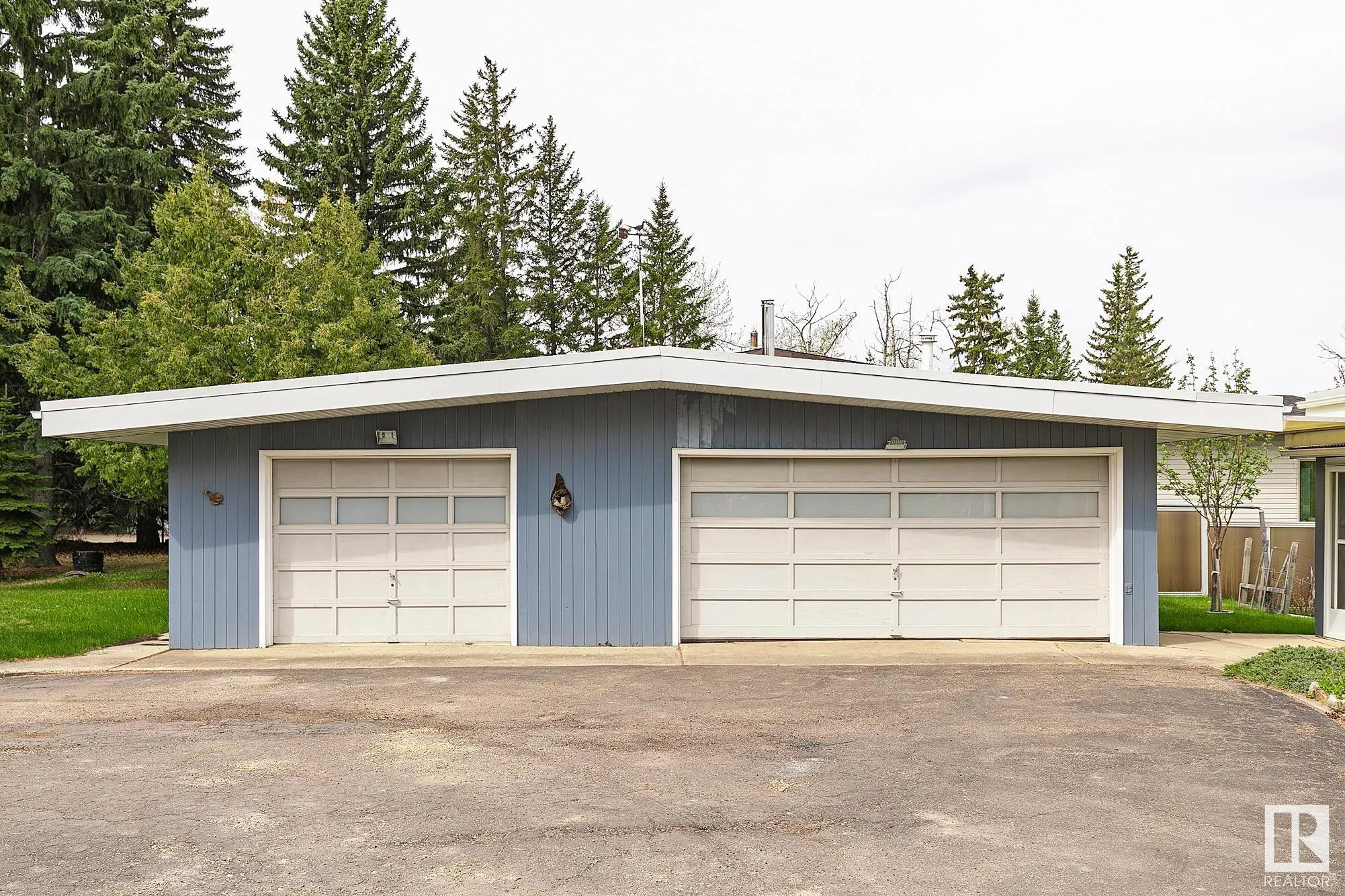 140 WINDERMERE Drive