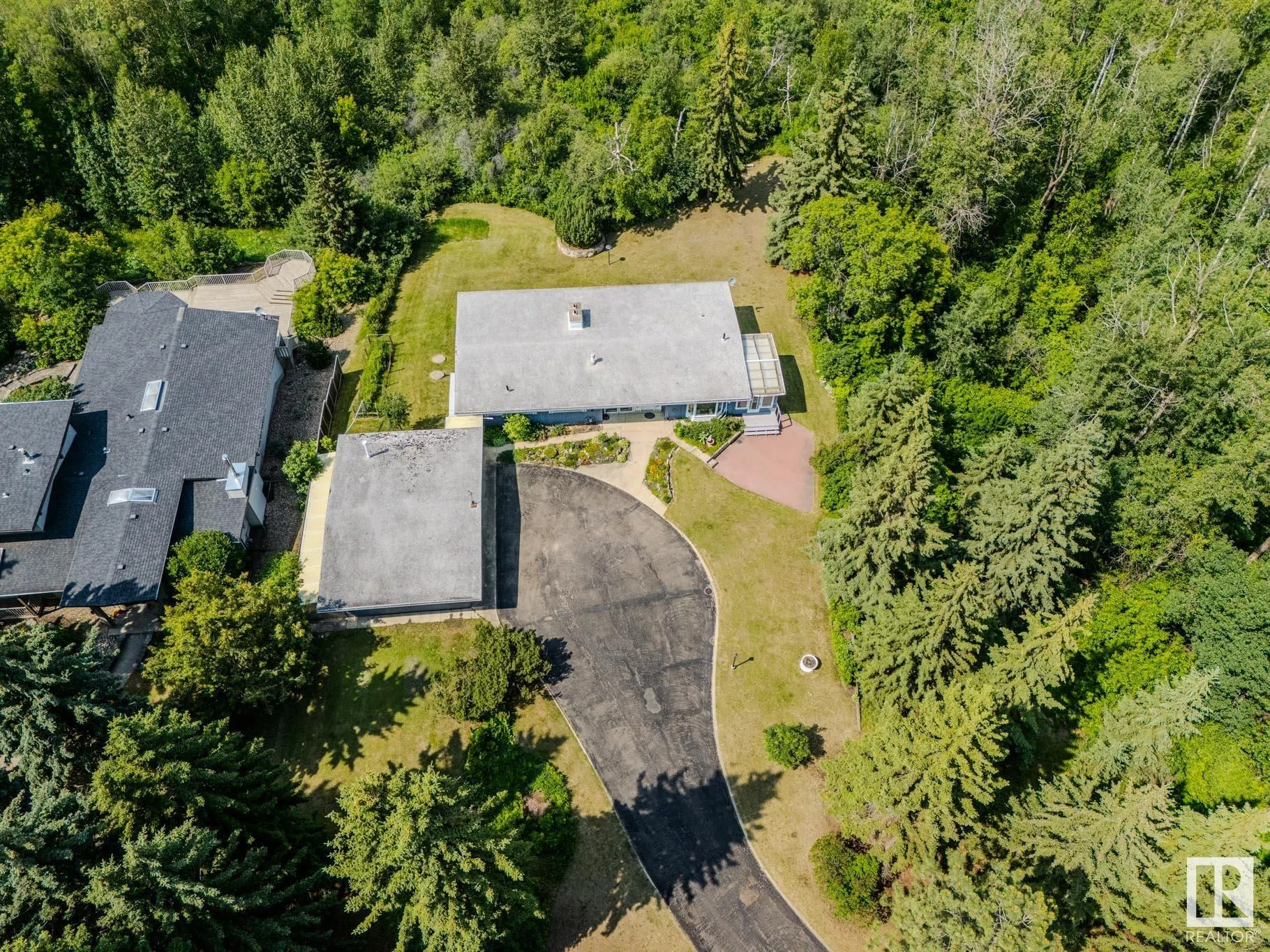 140 WINDERMERE Drive
