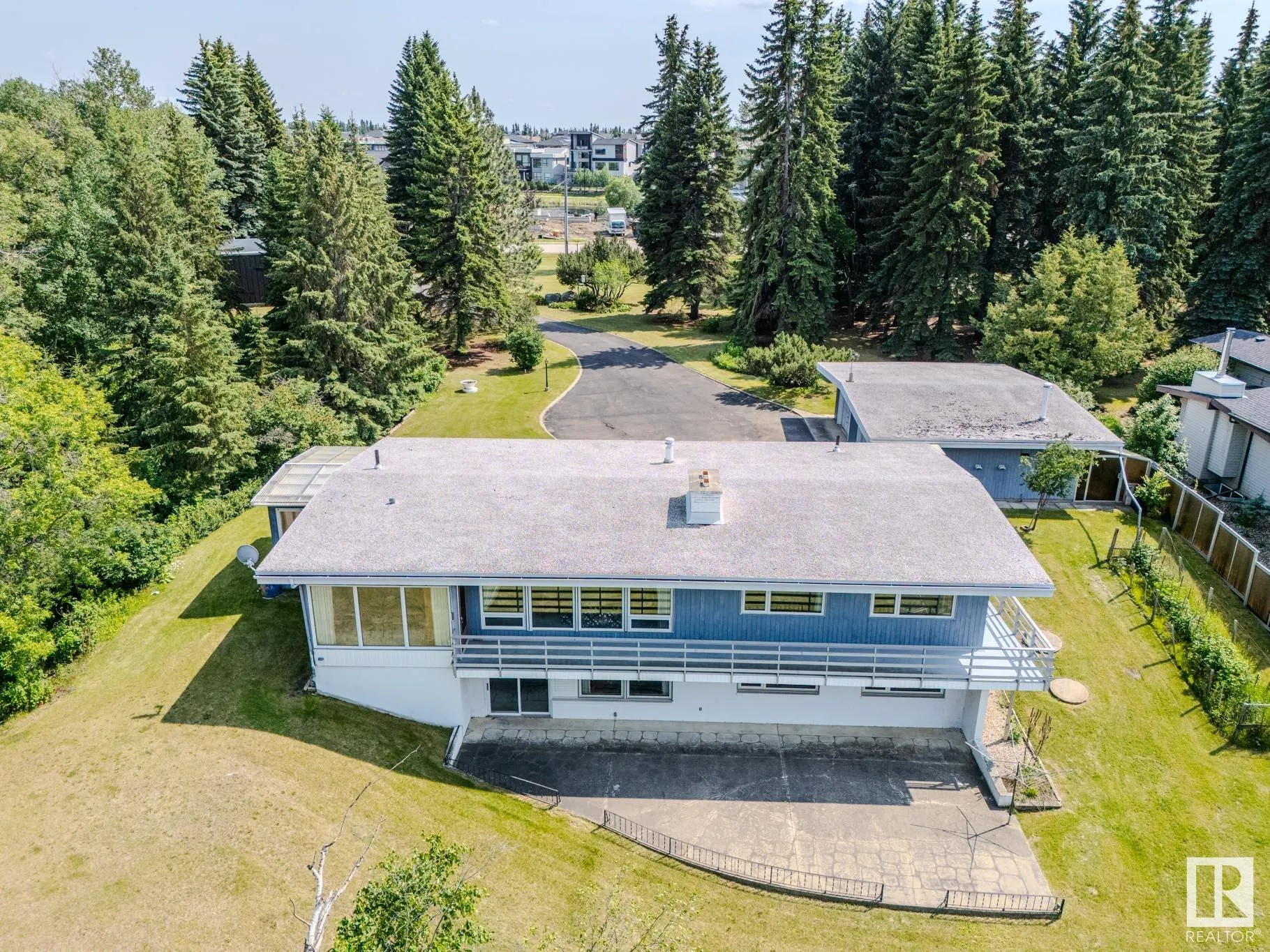 140 WINDERMERE Drive