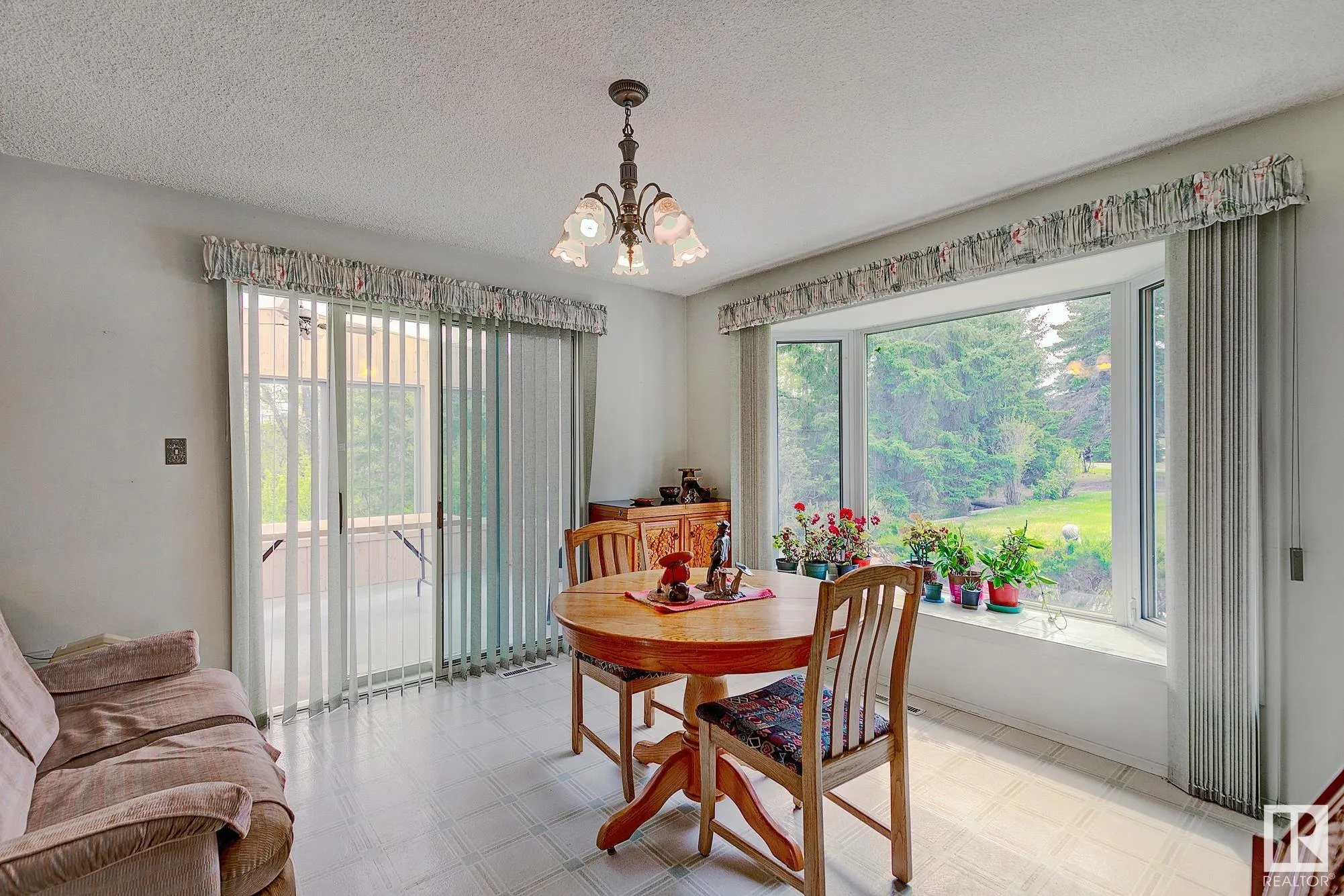 140 WINDERMERE Drive