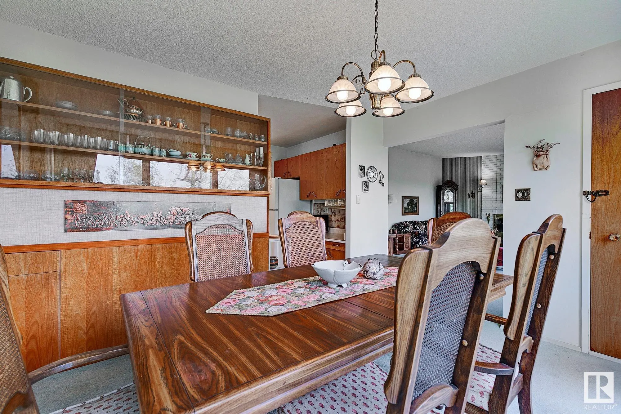 140 WINDERMERE Drive