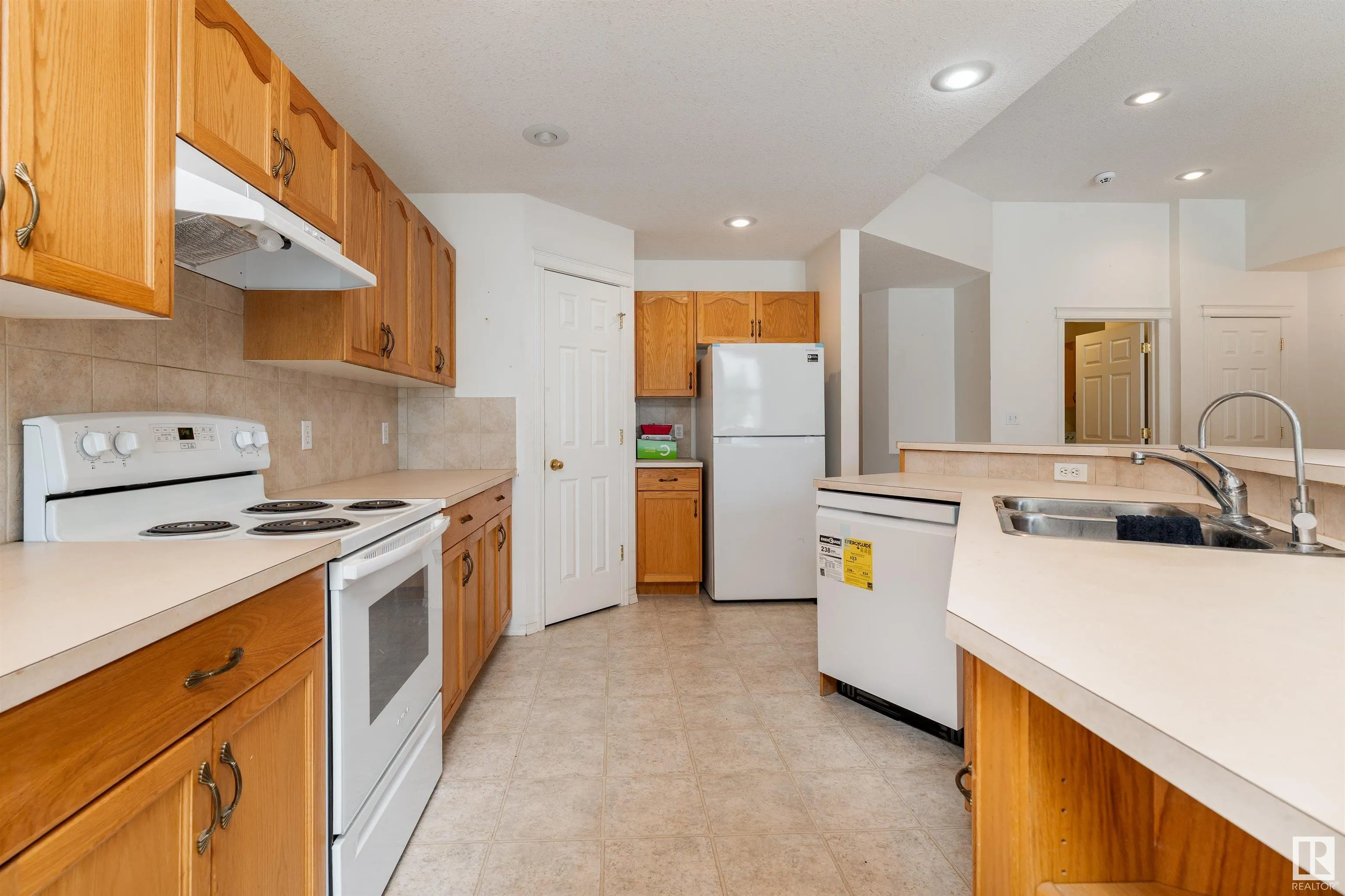 183 RIDGEHAVEN Crescent