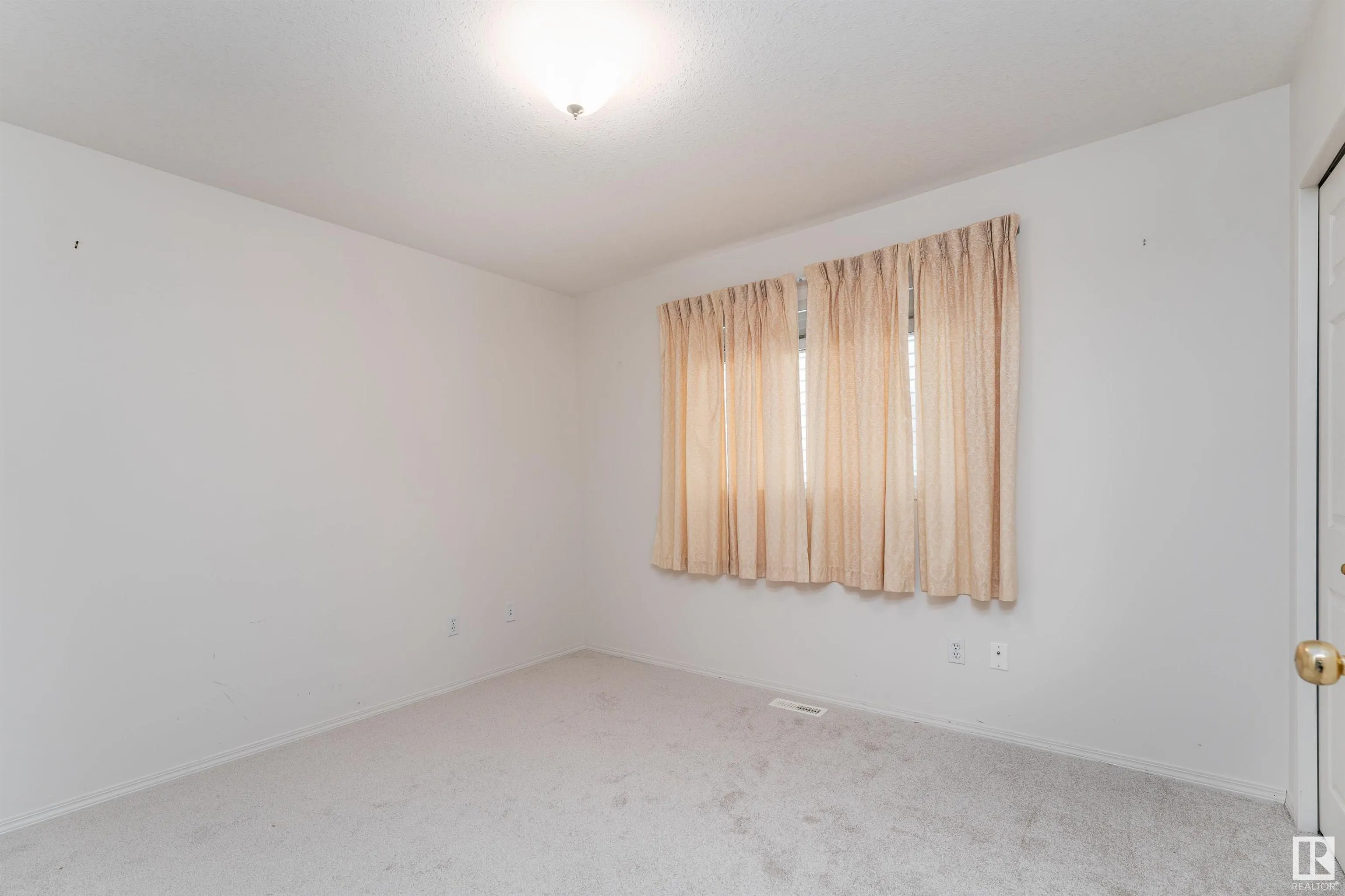 183 RIDGEHAVEN Crescent