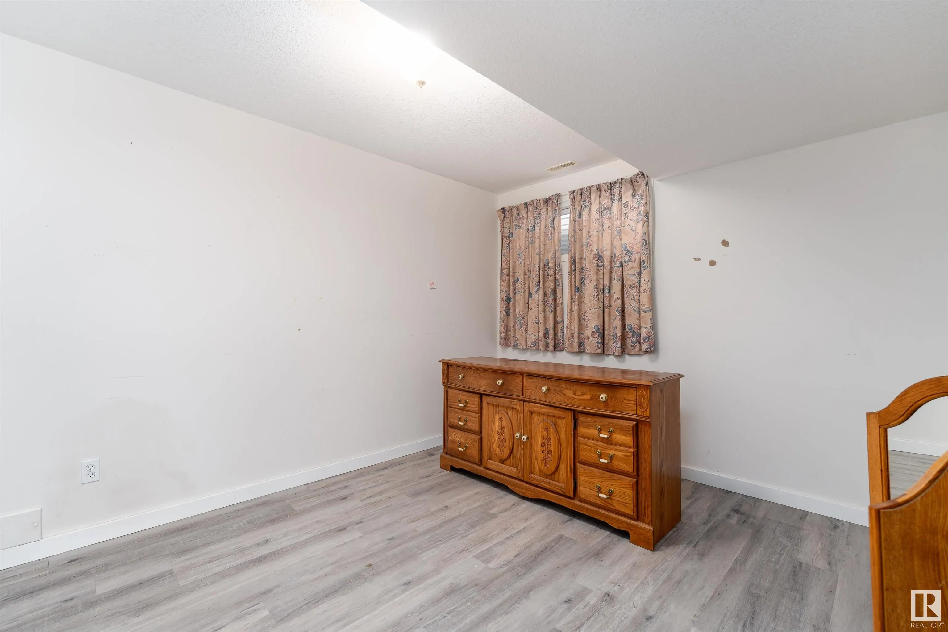 183 RIDGEHAVEN Crescent