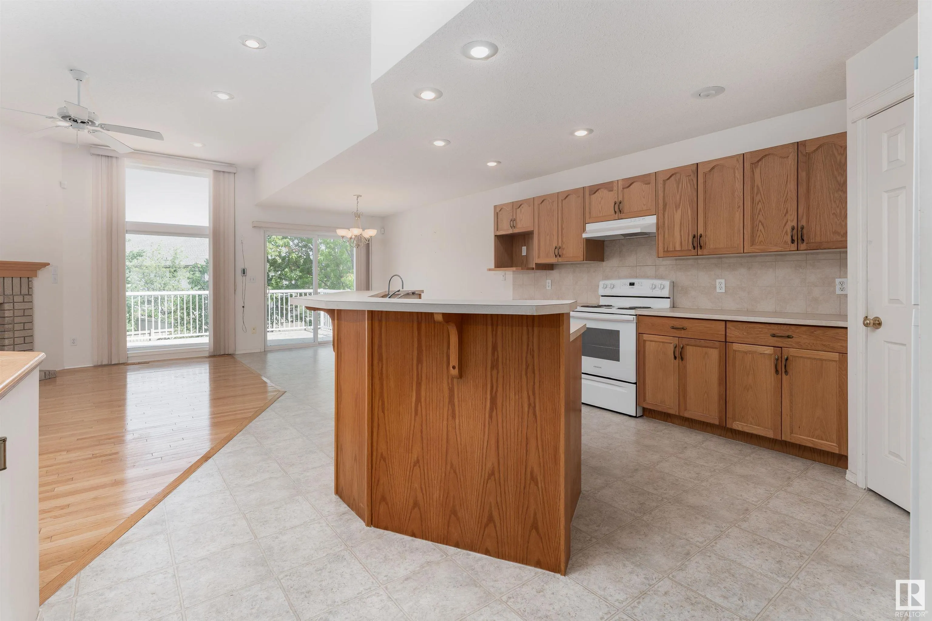 183 RIDGEHAVEN Crescent