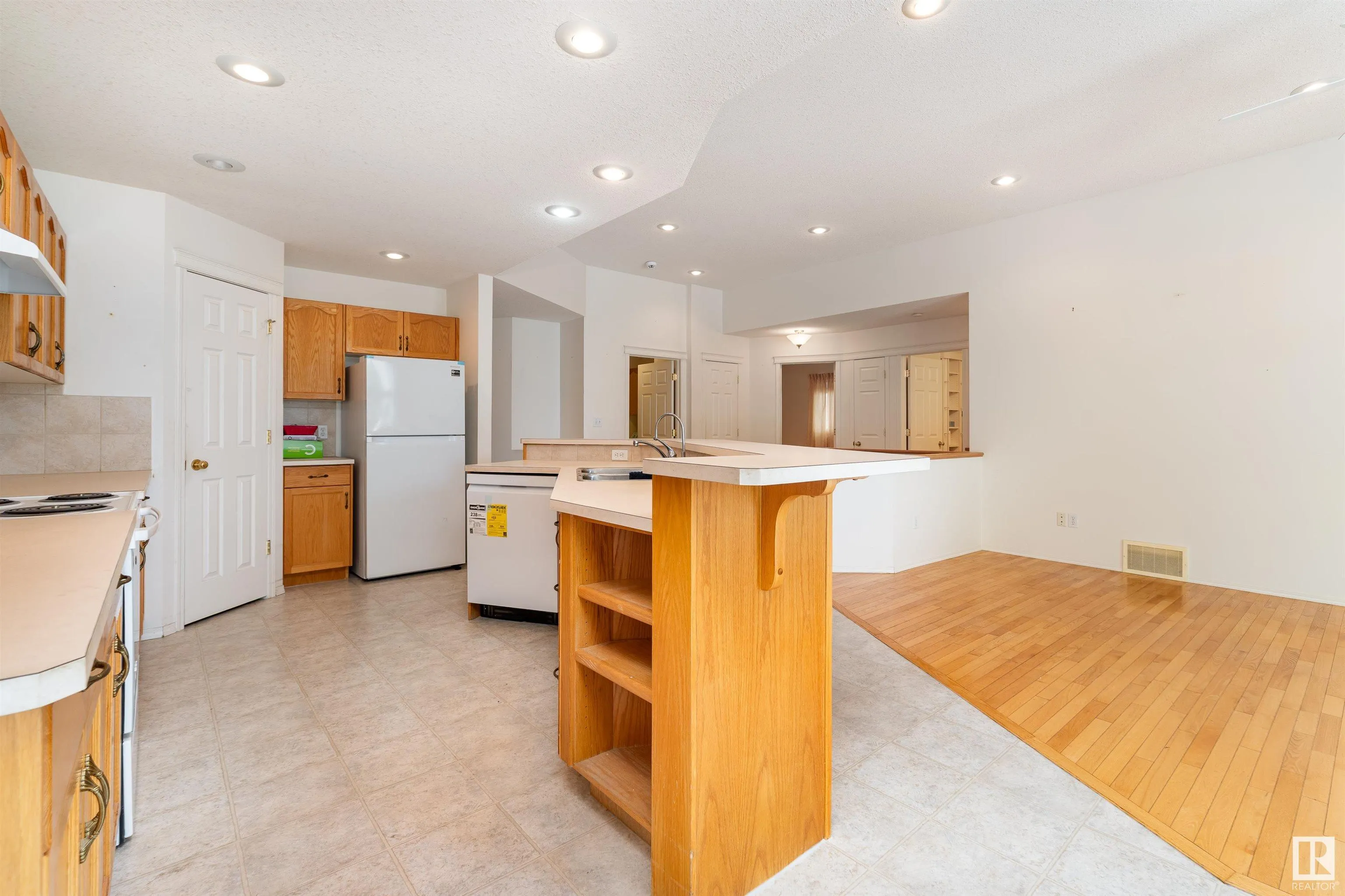 183 RIDGEHAVEN Crescent