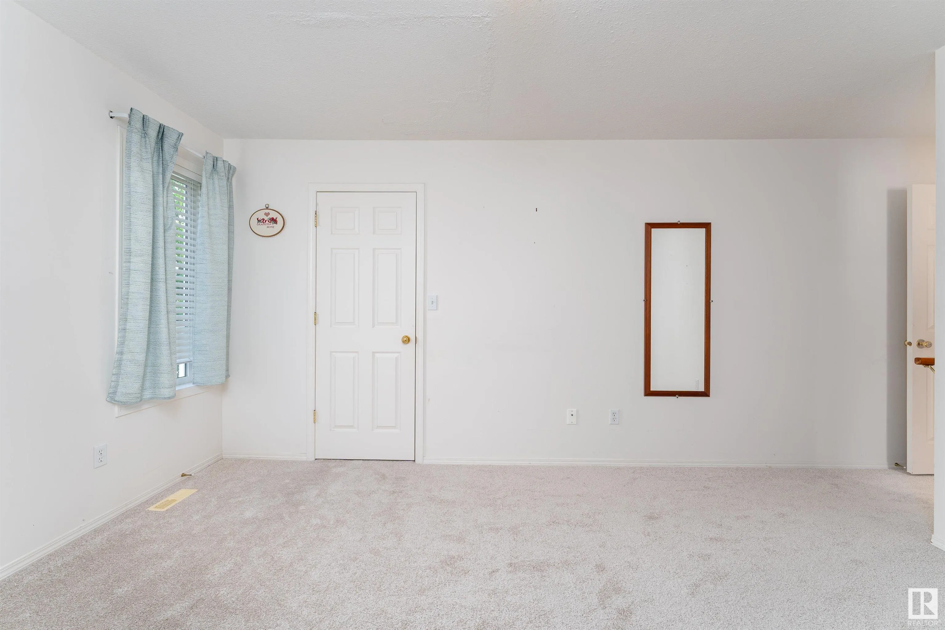 183 RIDGEHAVEN Crescent