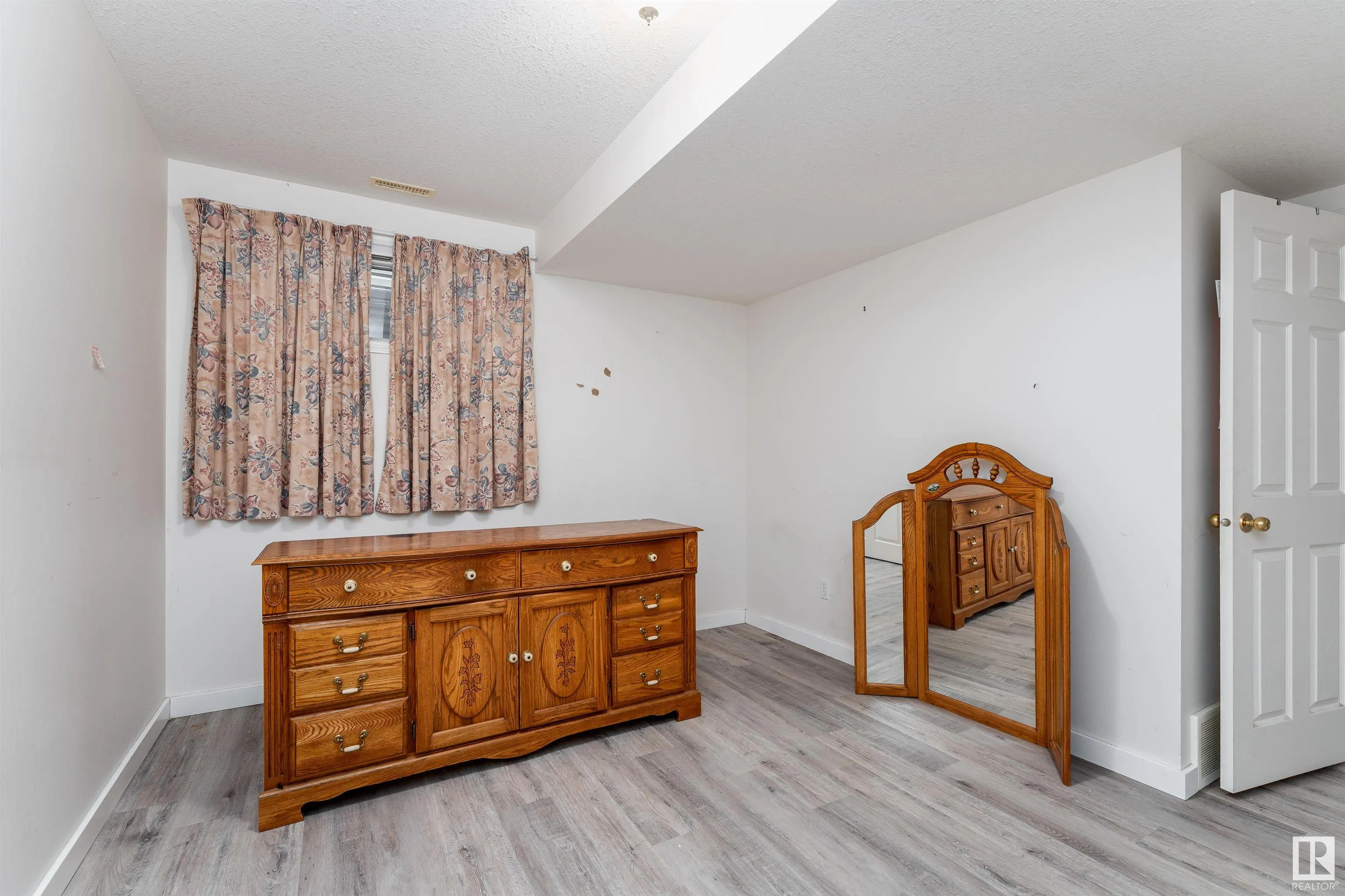 183 RIDGEHAVEN Crescent