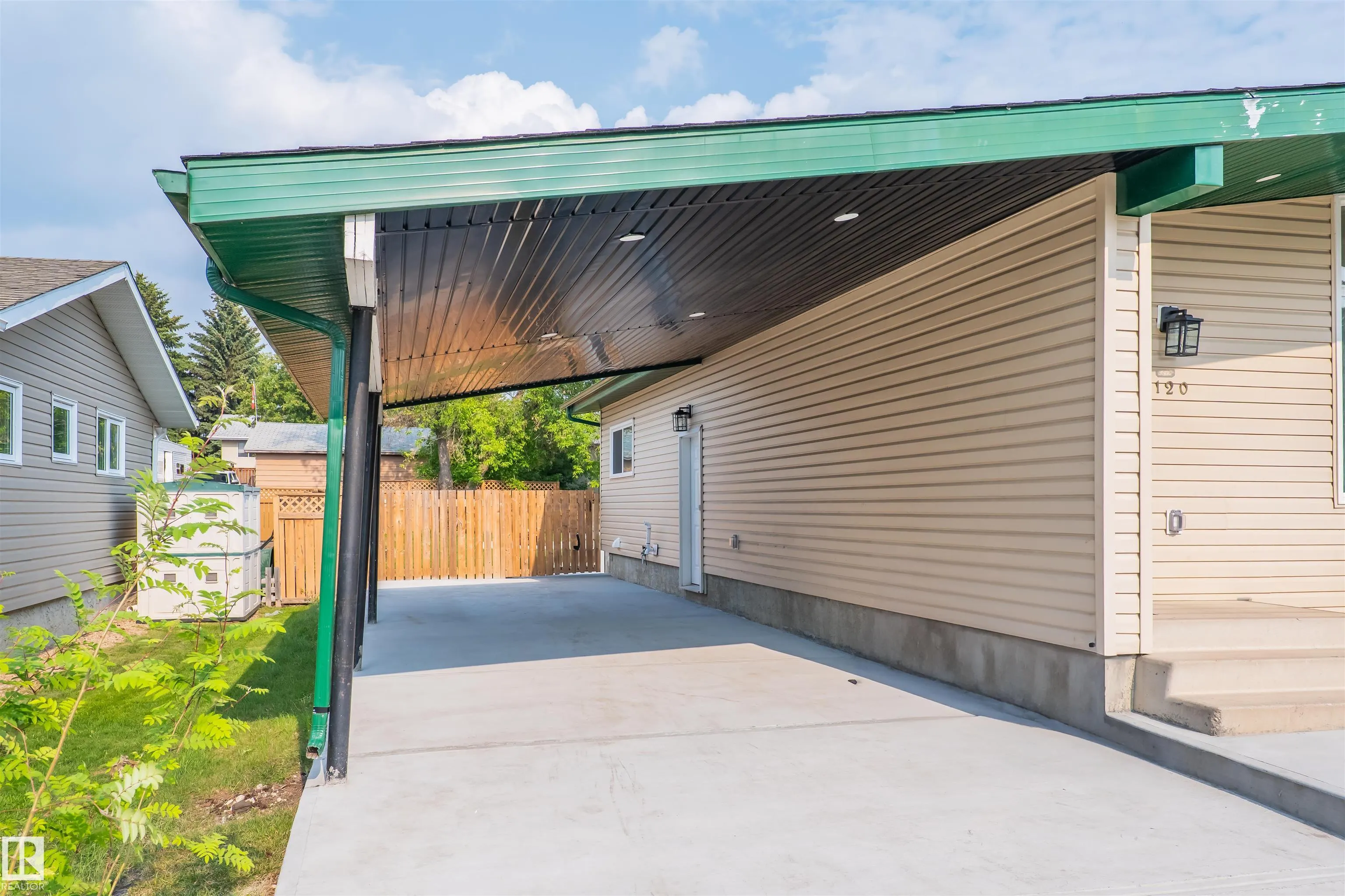 120 Brantford Street