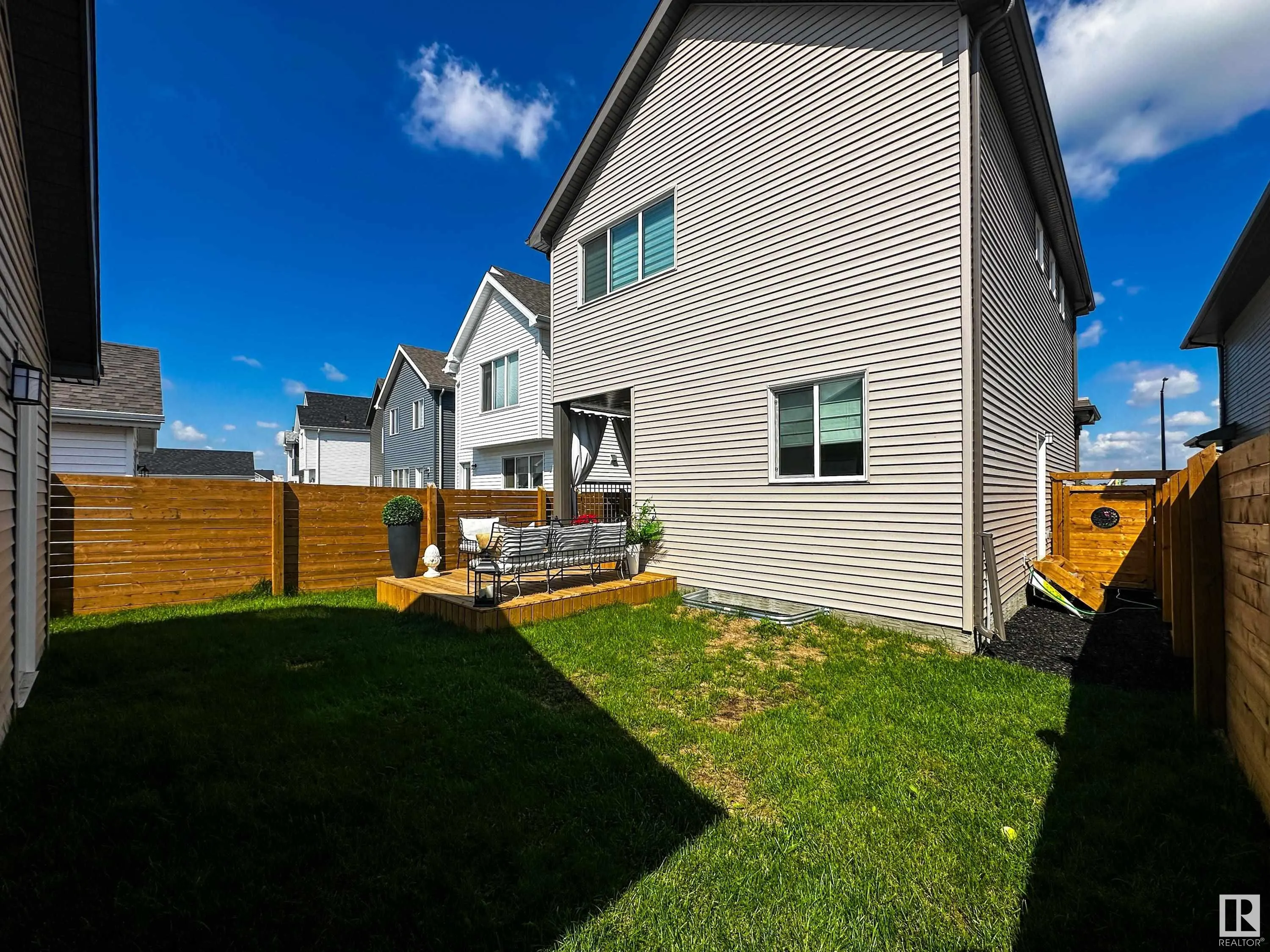 284 JENSEN LAKES Boulevard