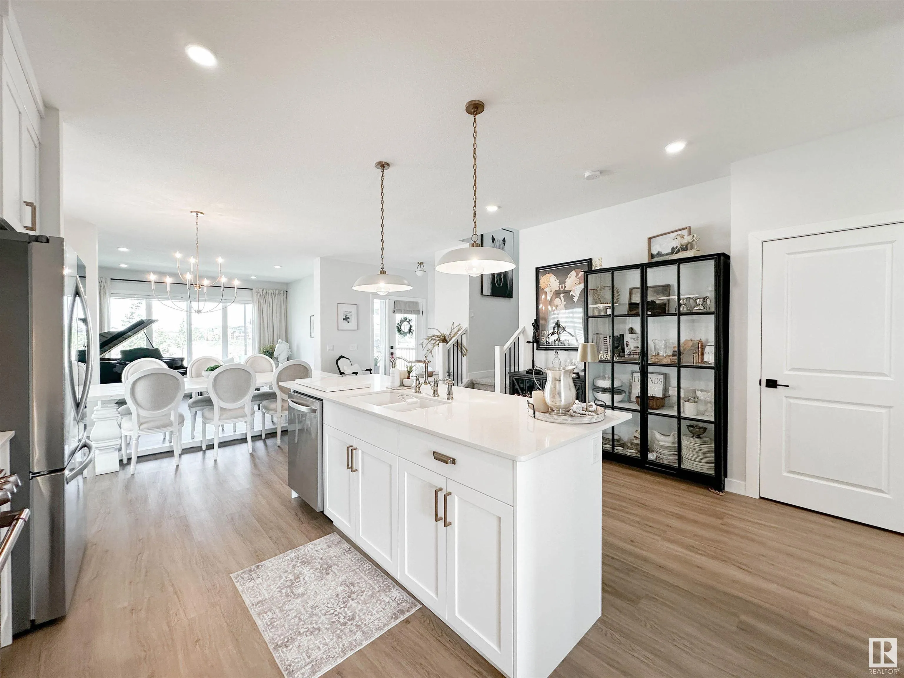 284 JENSEN LAKES Boulevard