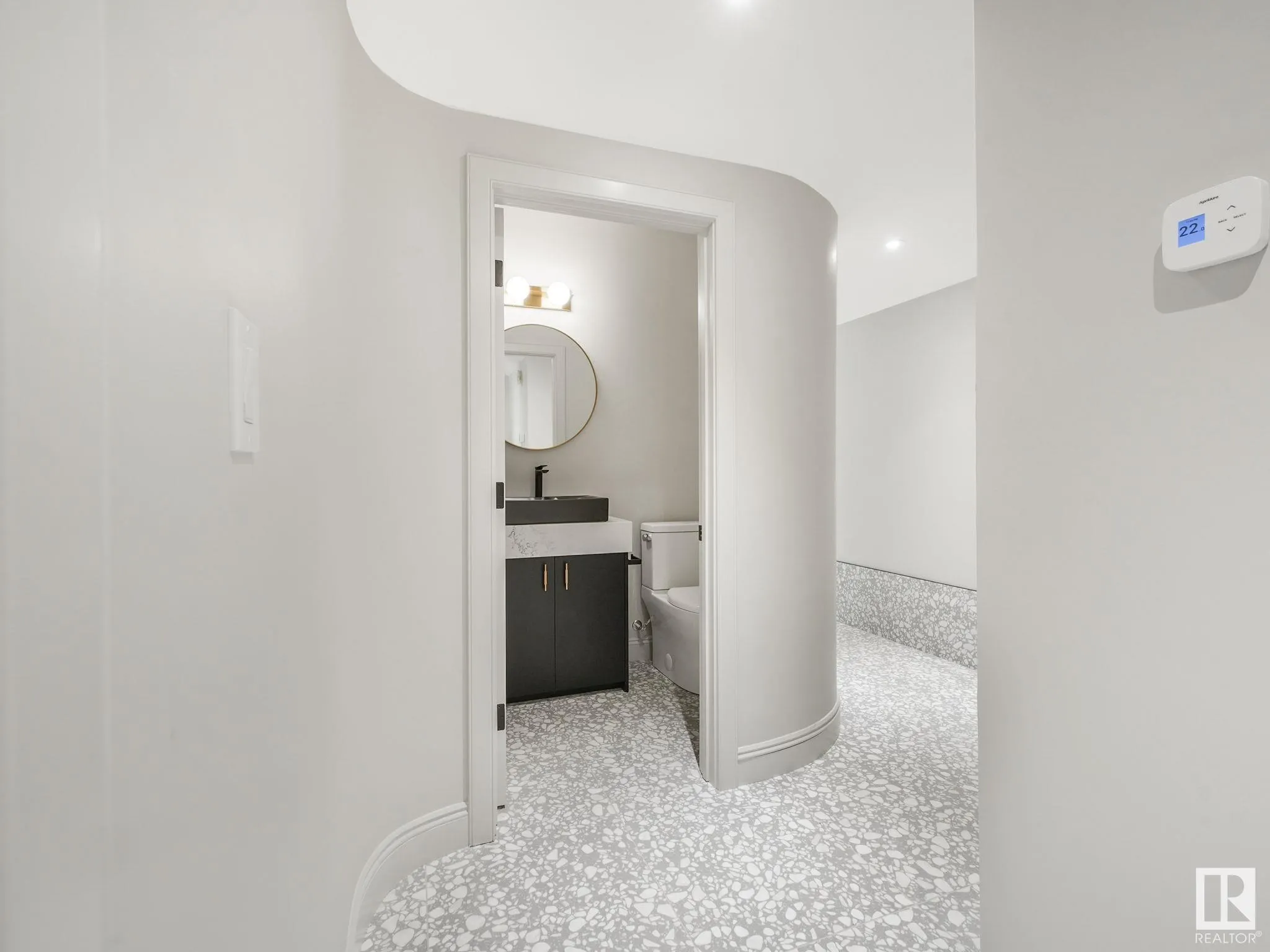 13002 GLENORA Crescent