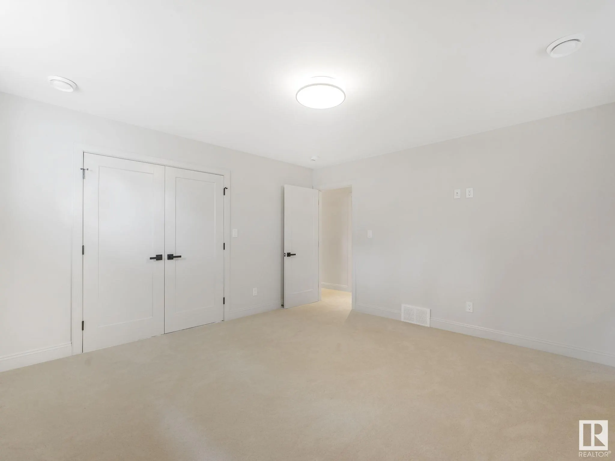 13002 GLENORA Crescent