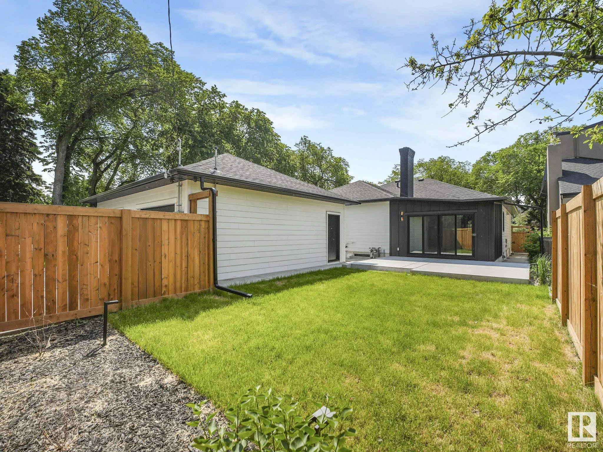 13002 GLENORA Crescent