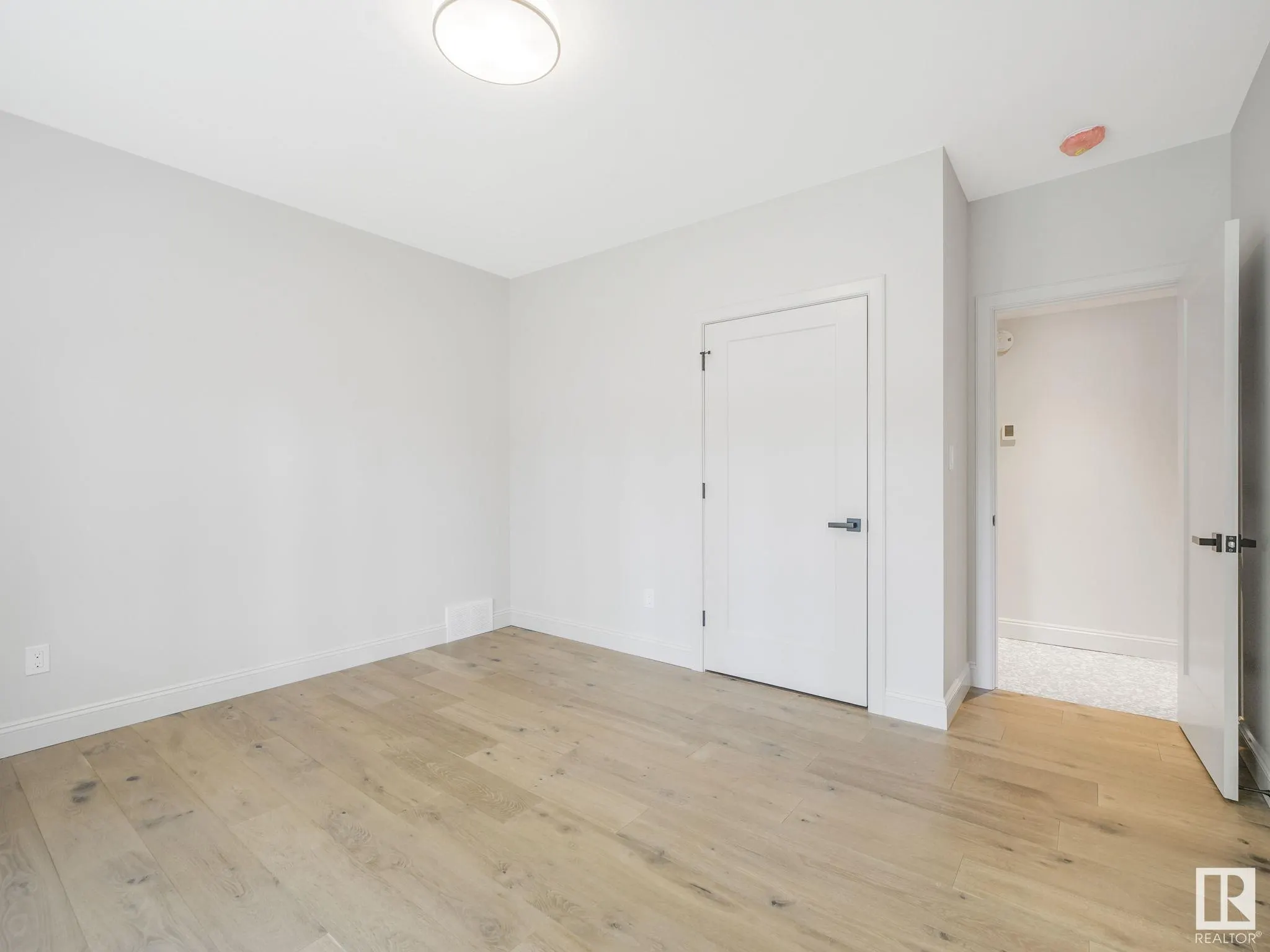 13002 GLENORA Crescent