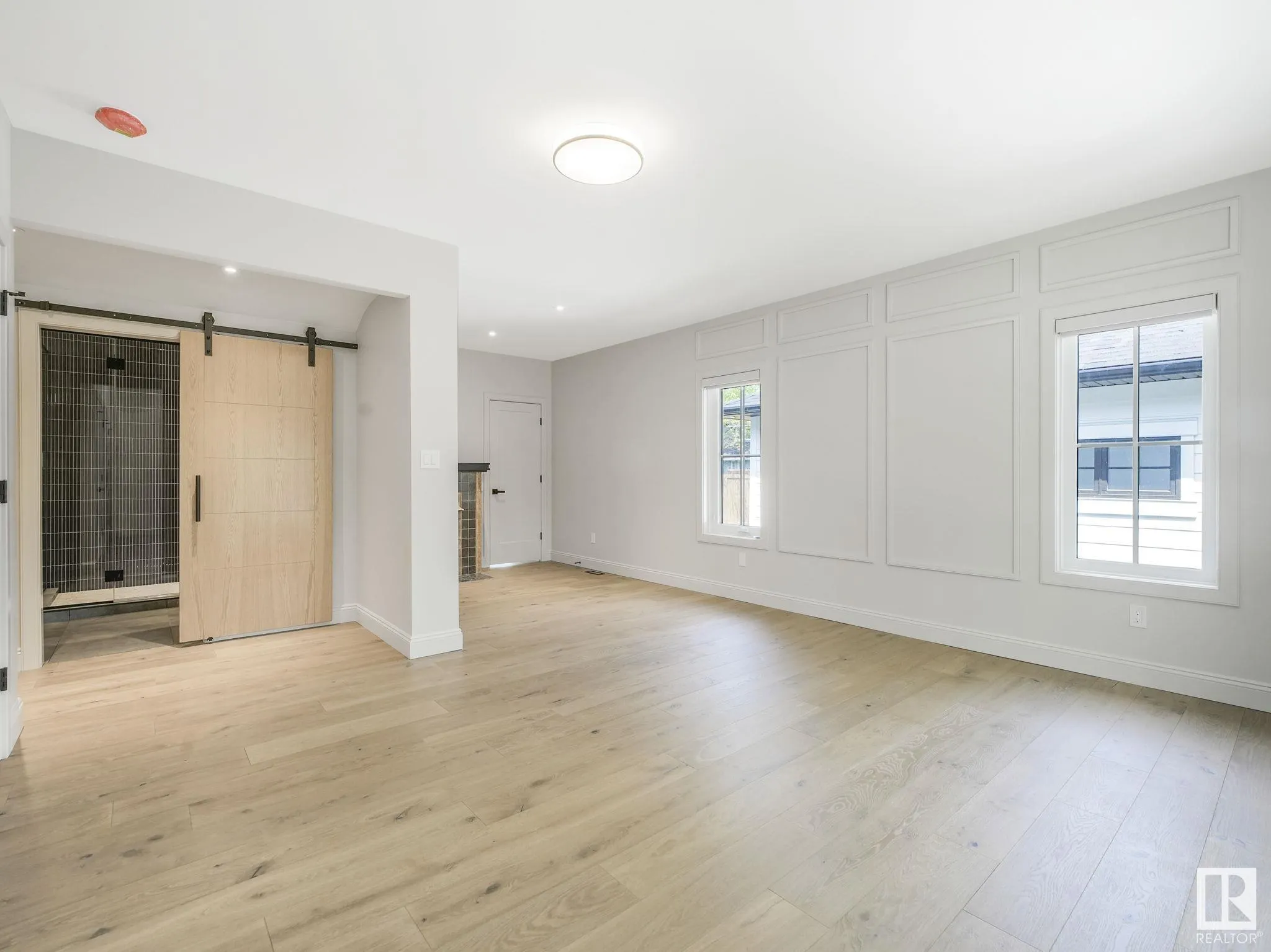 13002 GLENORA Crescent