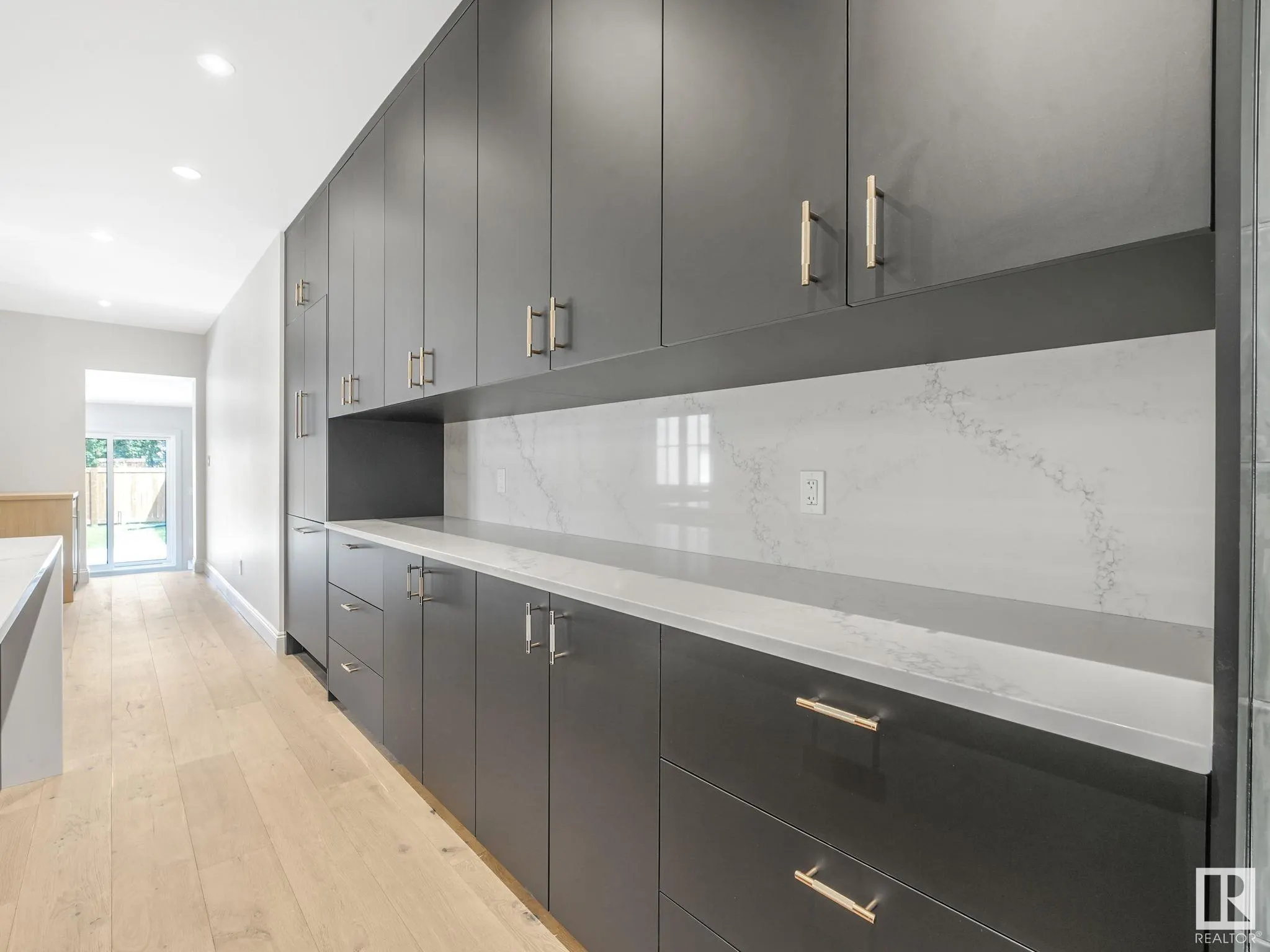 13002 GLENORA Crescent
