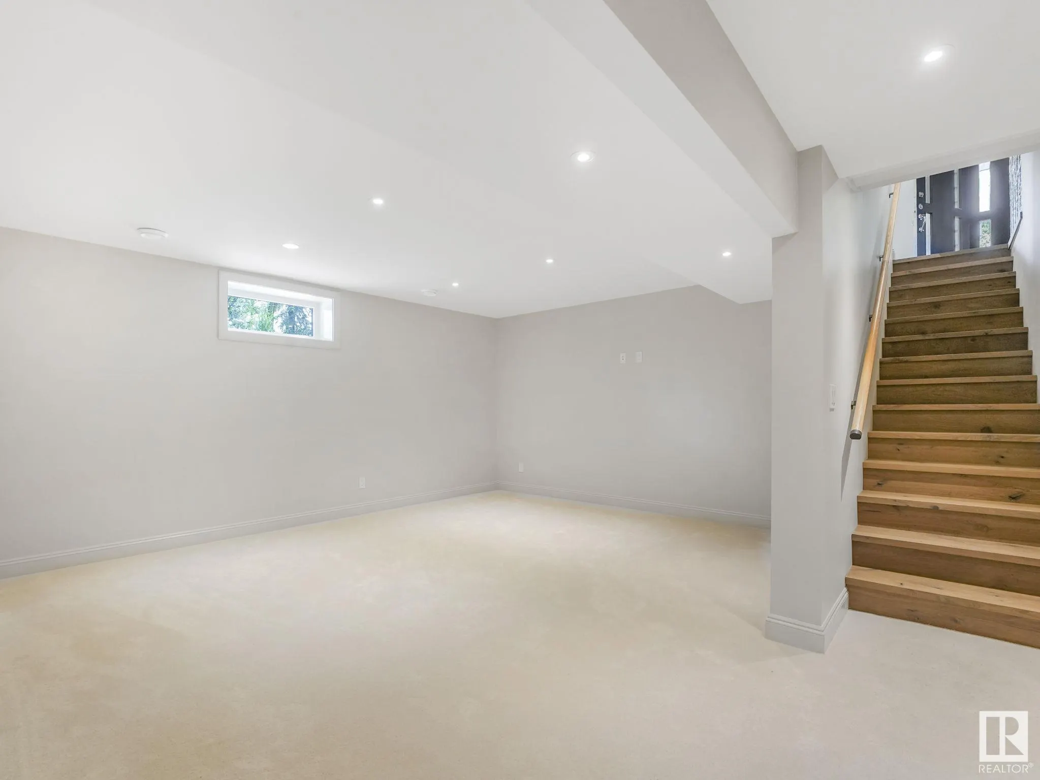 13002 GLENORA Crescent
