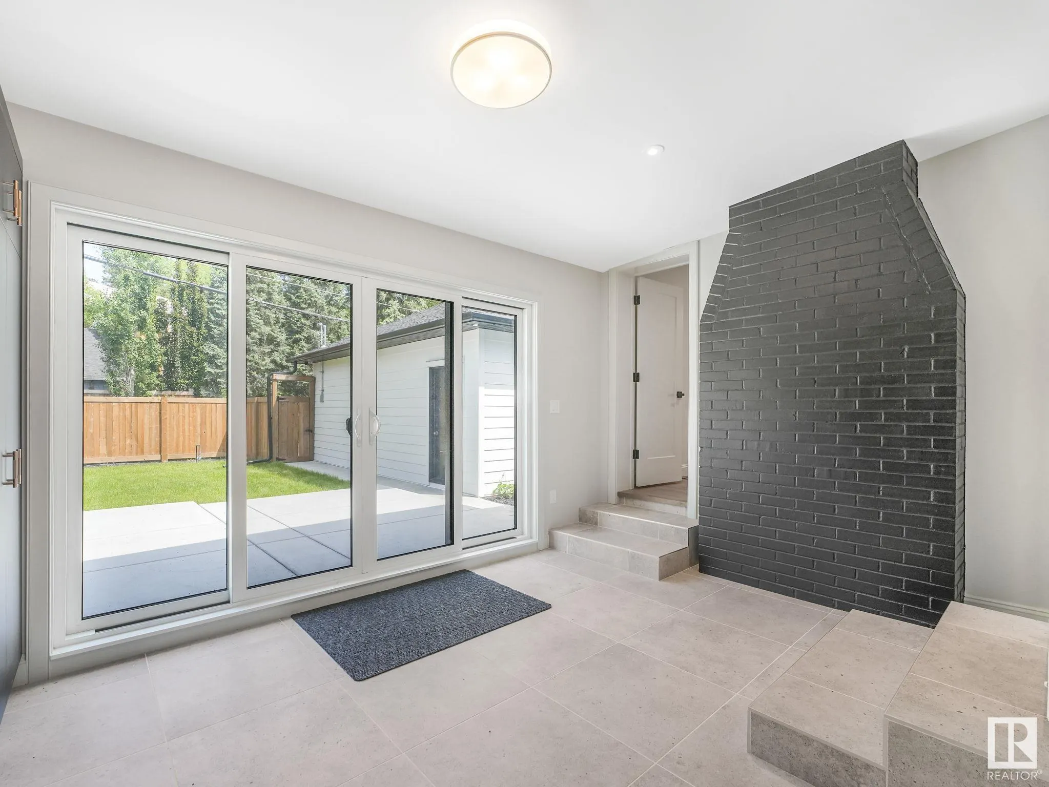 13002 GLENORA Crescent