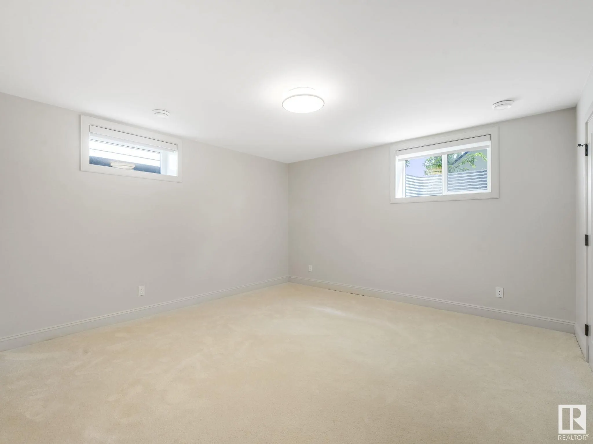 13002 GLENORA Crescent