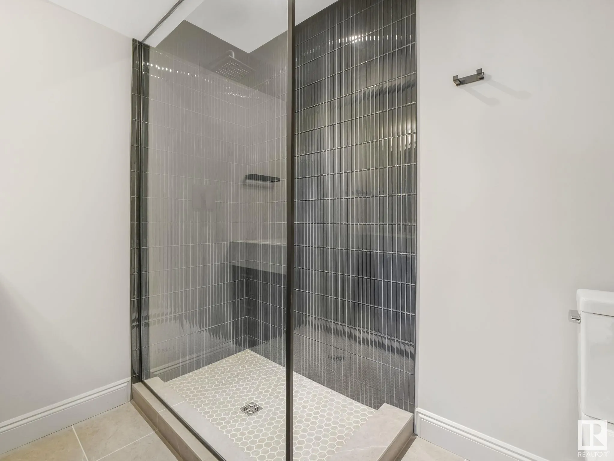 13002 GLENORA Crescent
