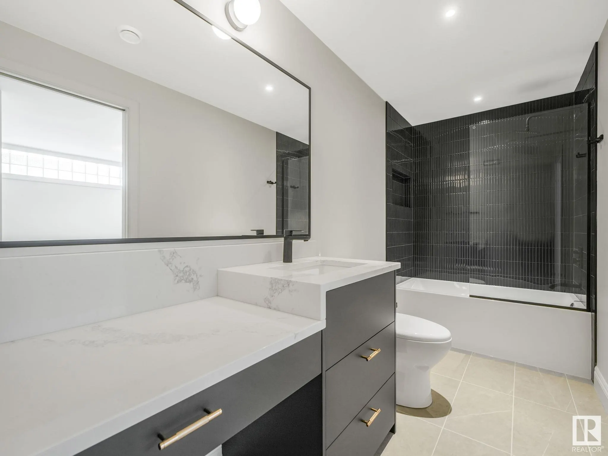 13002 GLENORA Crescent