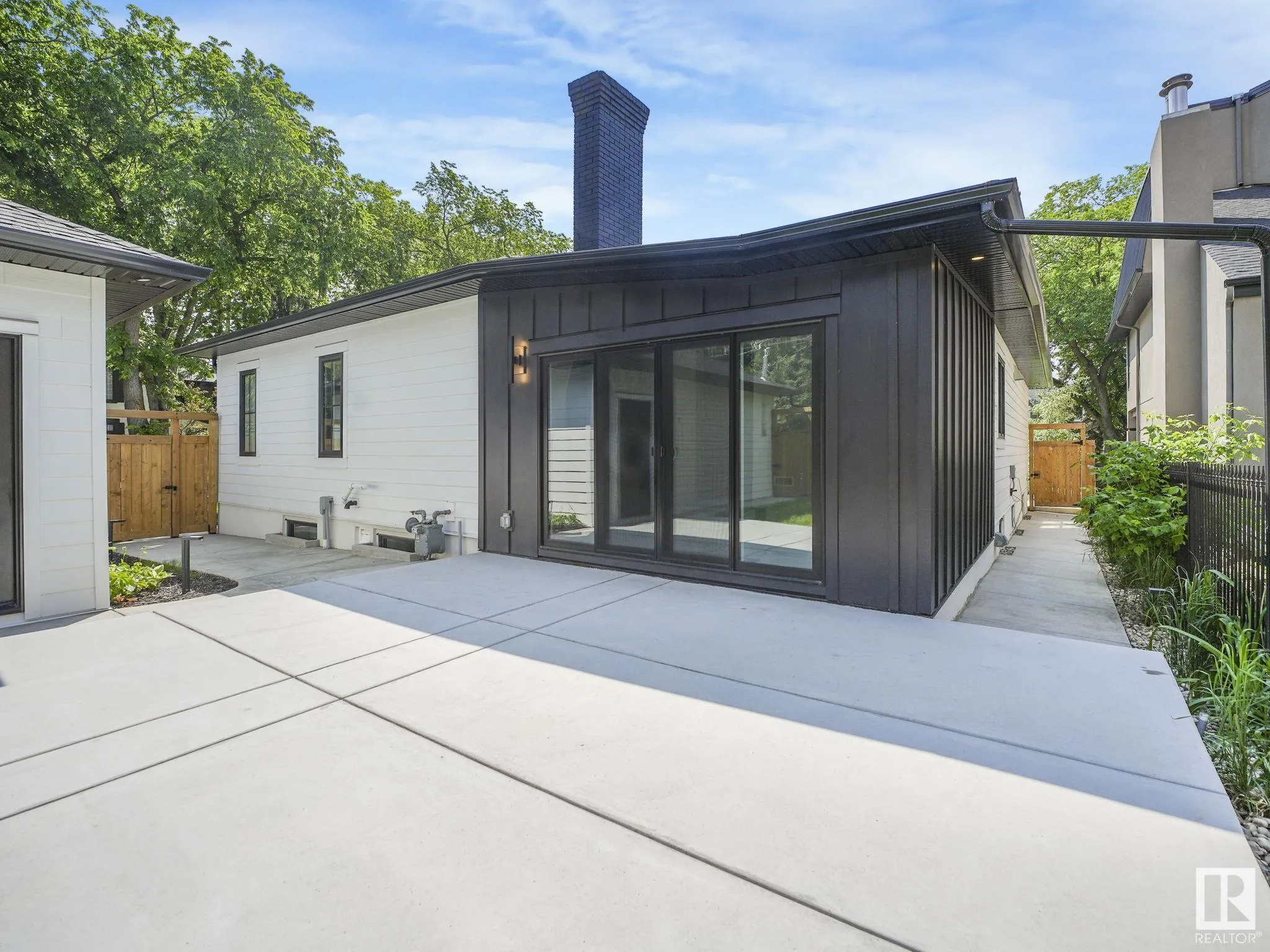 13002 GLENORA Crescent