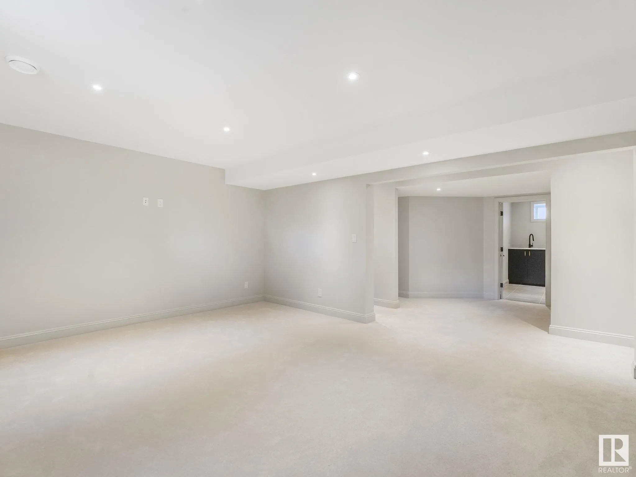 13002 GLENORA Crescent