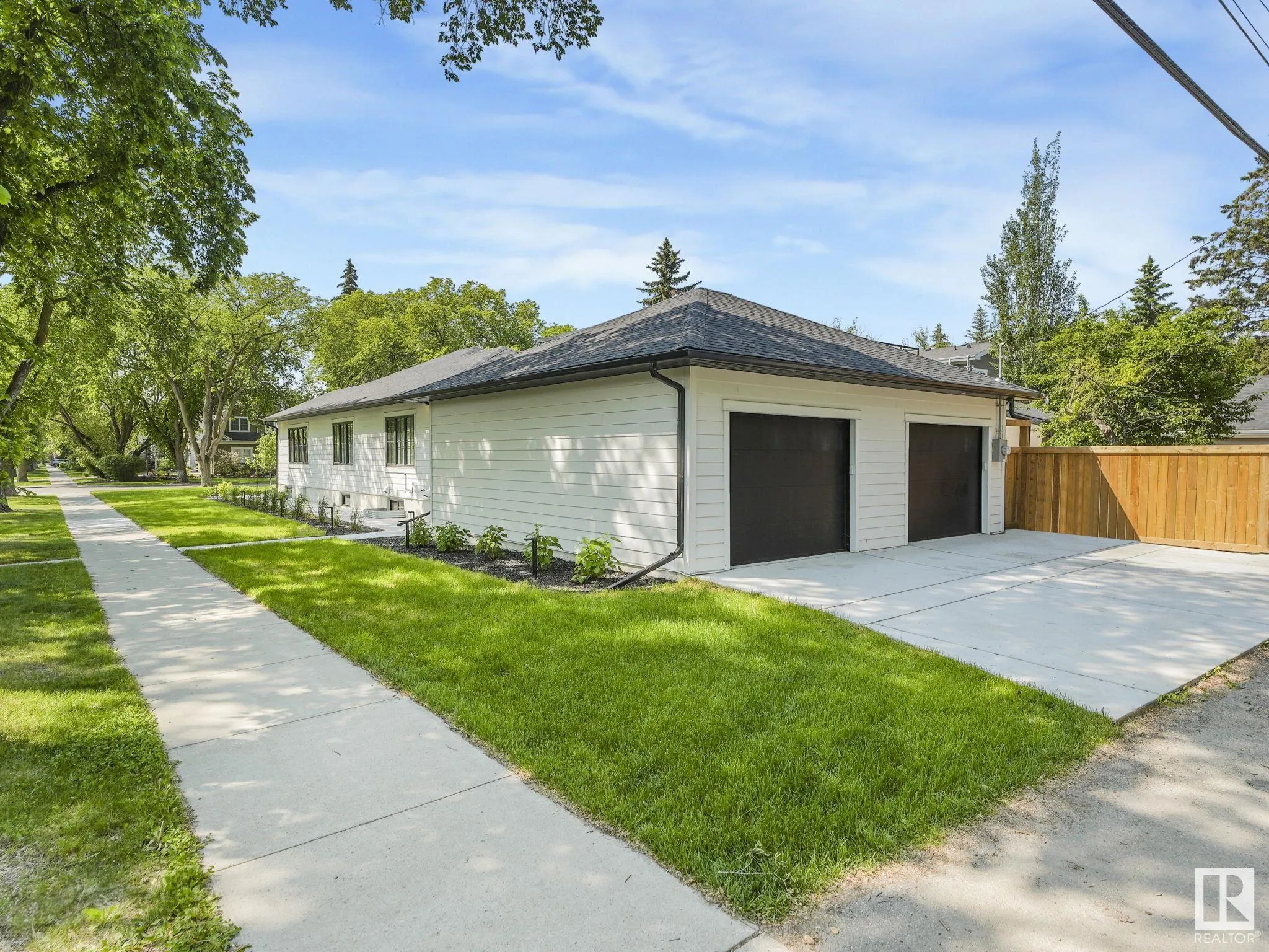 13002 GLENORA Crescent
